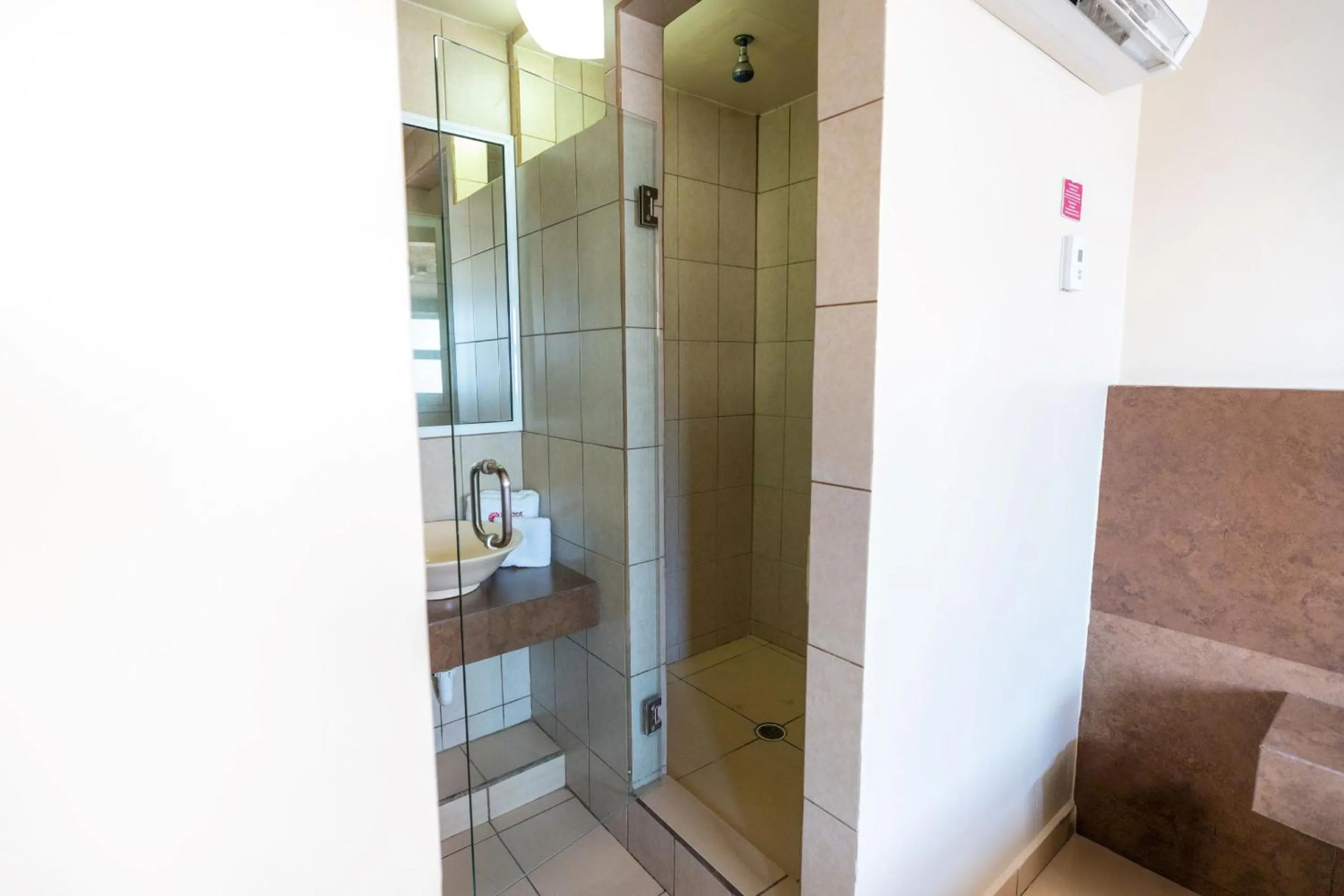 Bathroom in Hotel Rose Ensenada