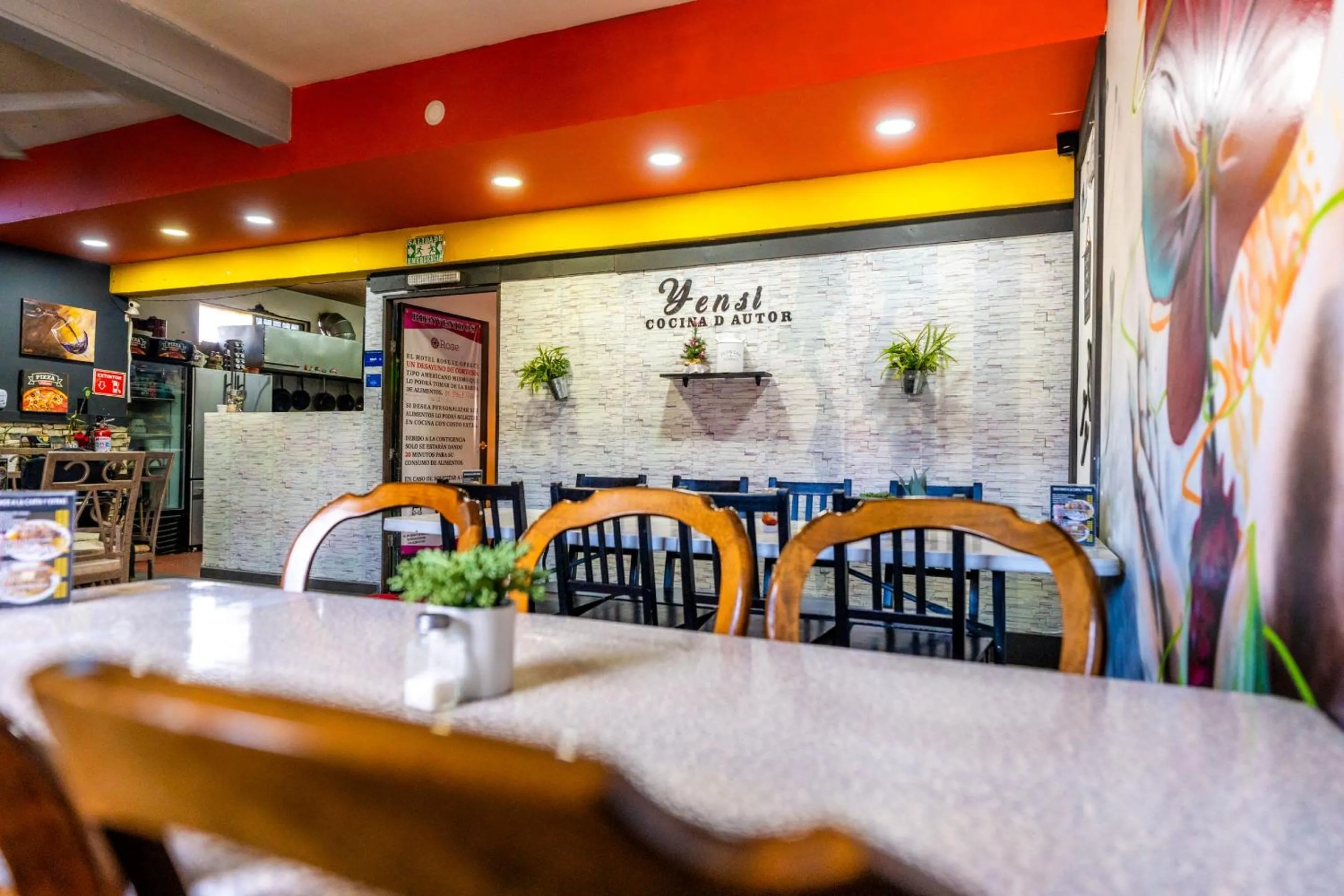 Restaurant/places to eat in Hotel Rose Ensenada