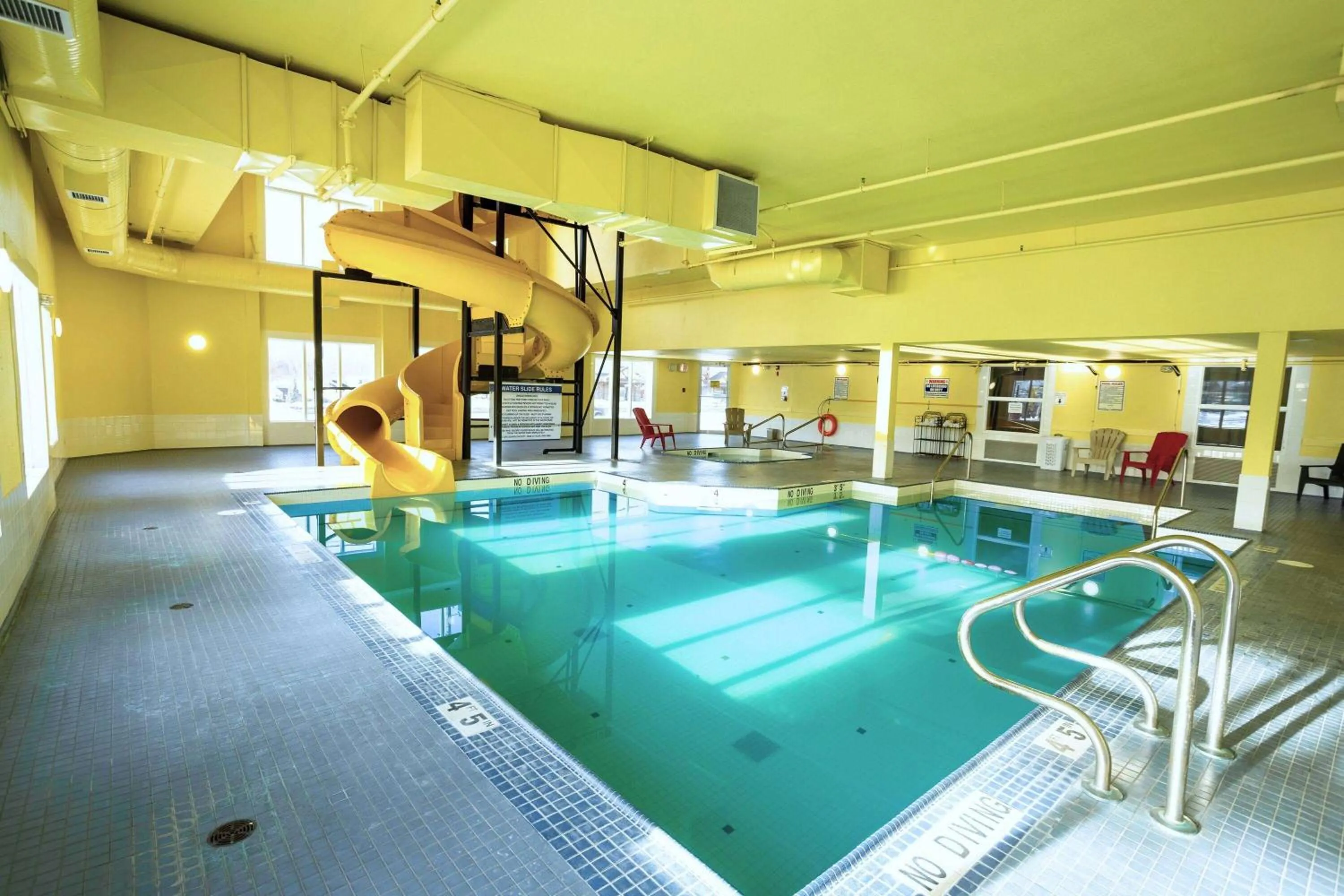 Swimming pool in Ramada by Wyndham Cranbrook
