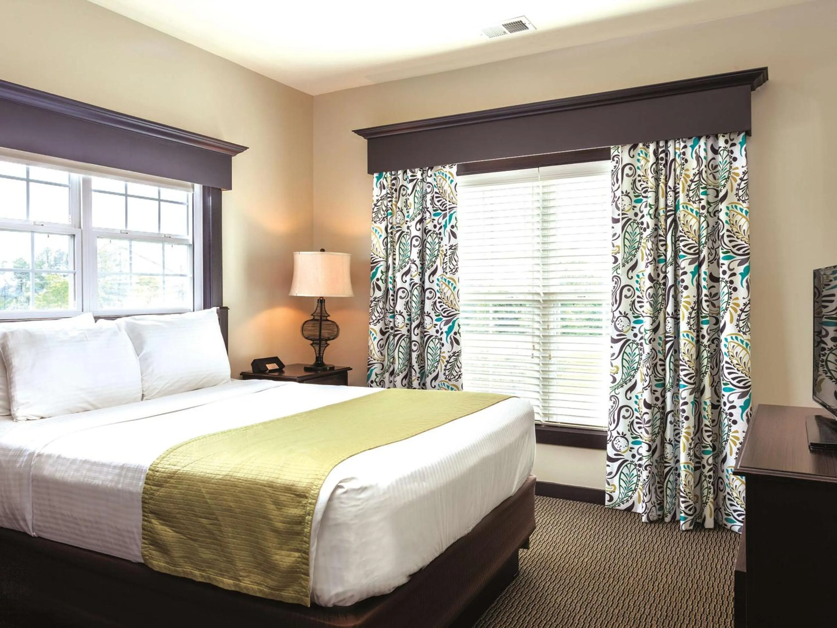Bedroom, Bed in Bluegreen Vacations Parkside Williamsburg, an Ascend Collection Resort