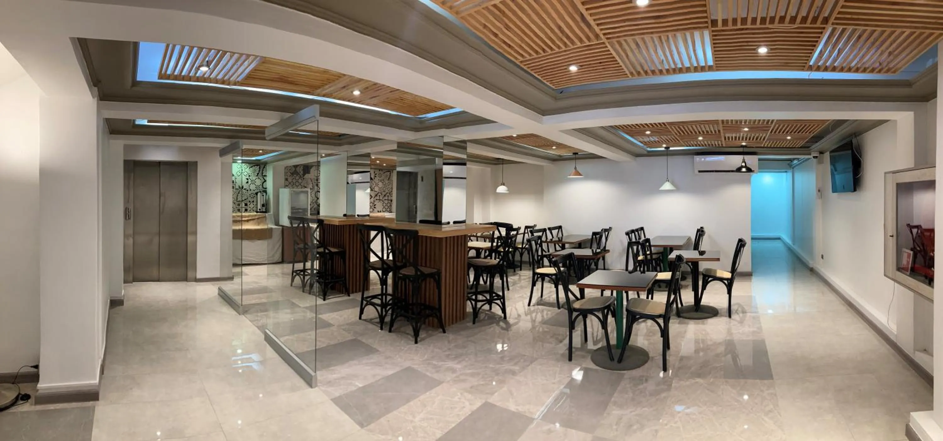 Buffet breakfast in Hotel Gavina Express Arica