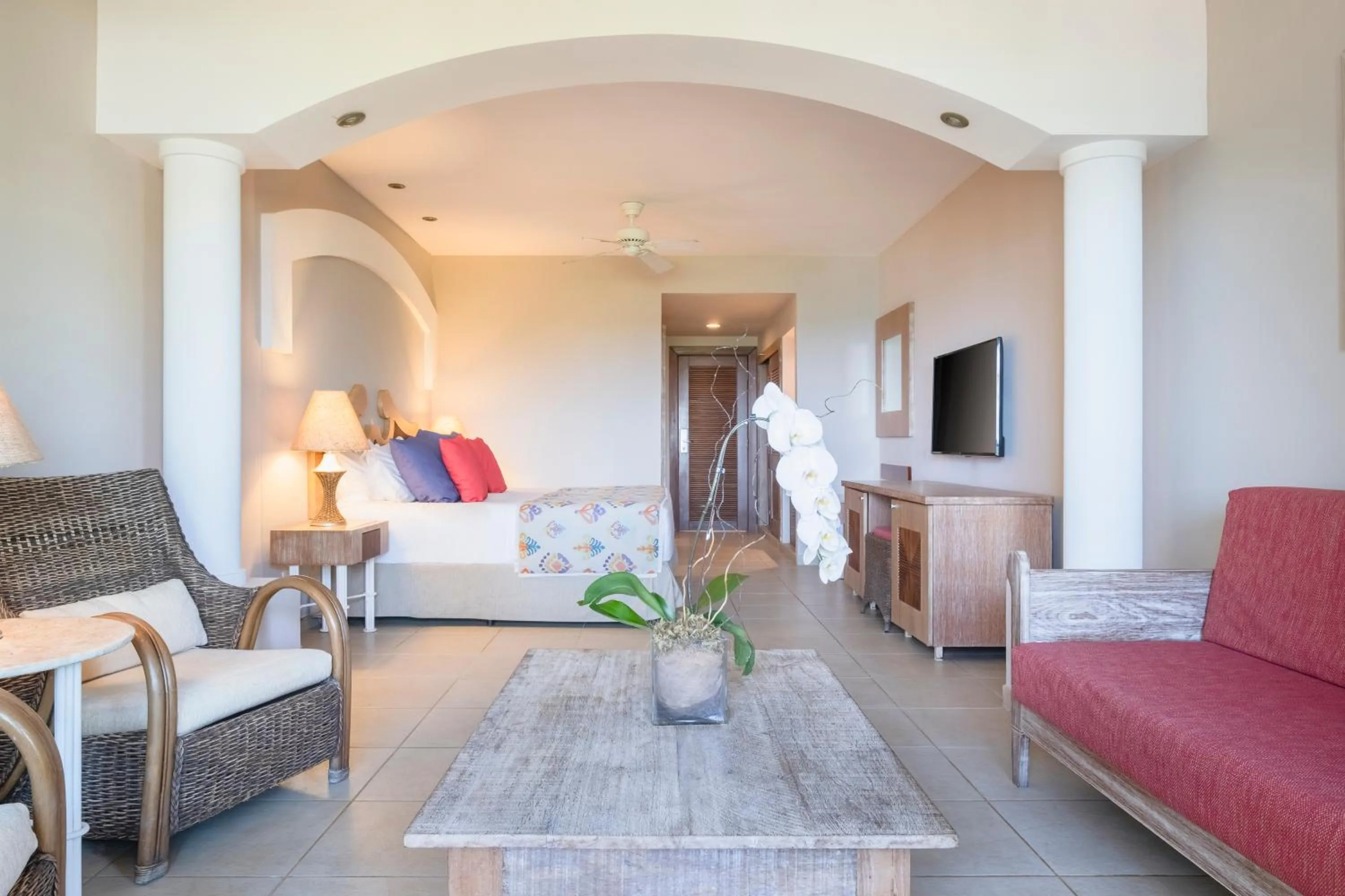 Photo of the whole room in Iberostar Waves Bahia - All Inclusive