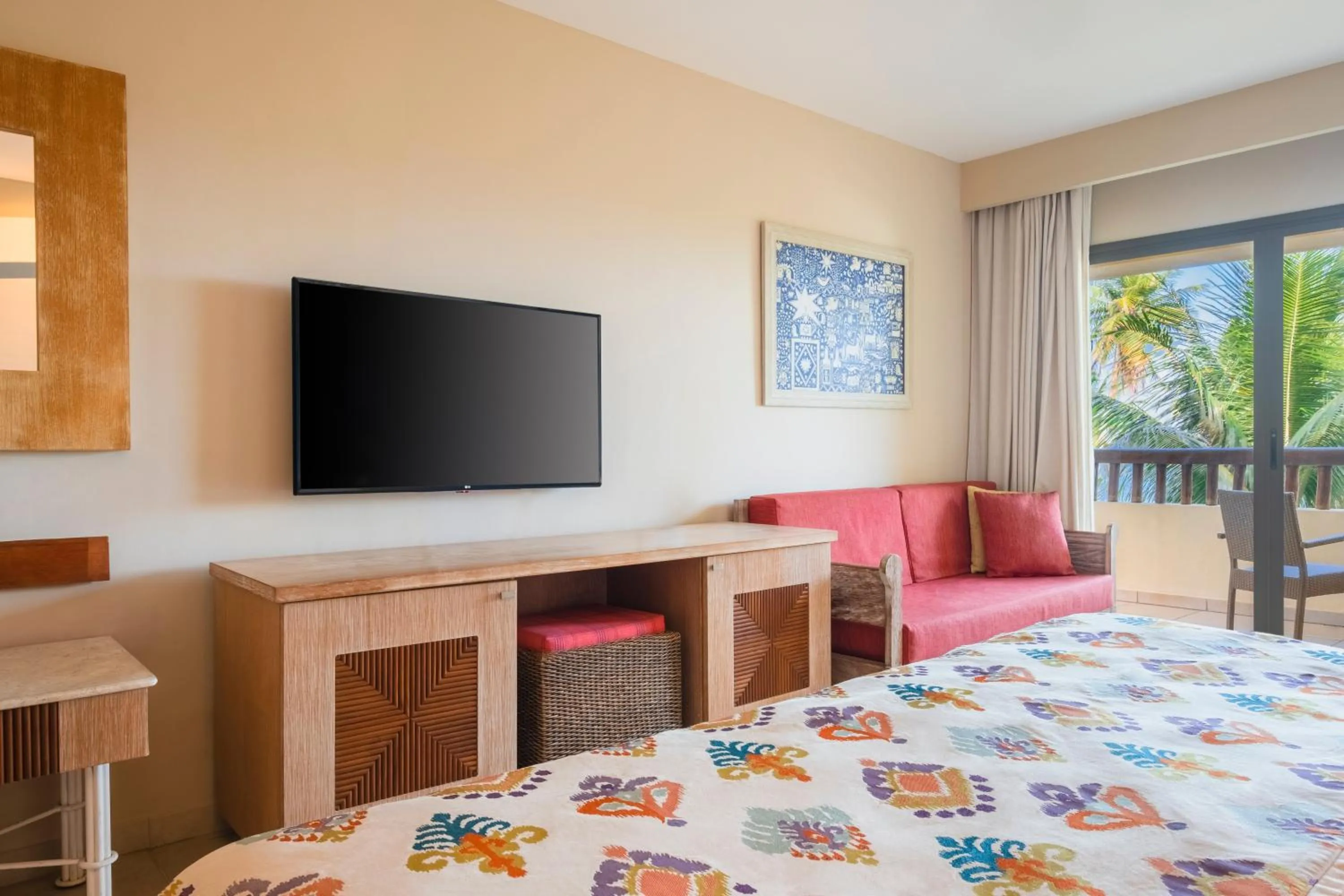 Photo of the whole room, Bed in Iberostar Waves Bahia - All Inclusive