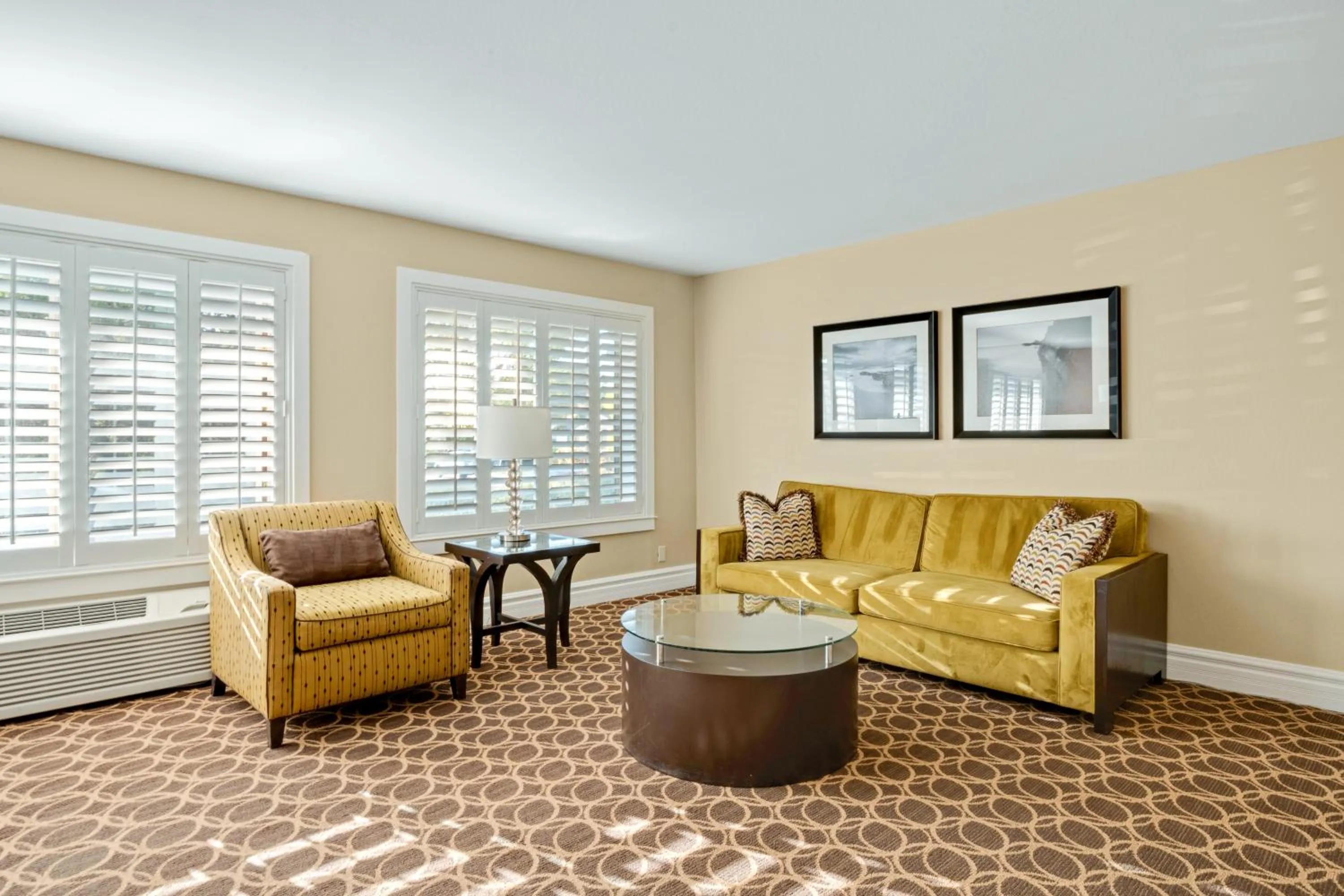 Living room in Marin Suites Hotel