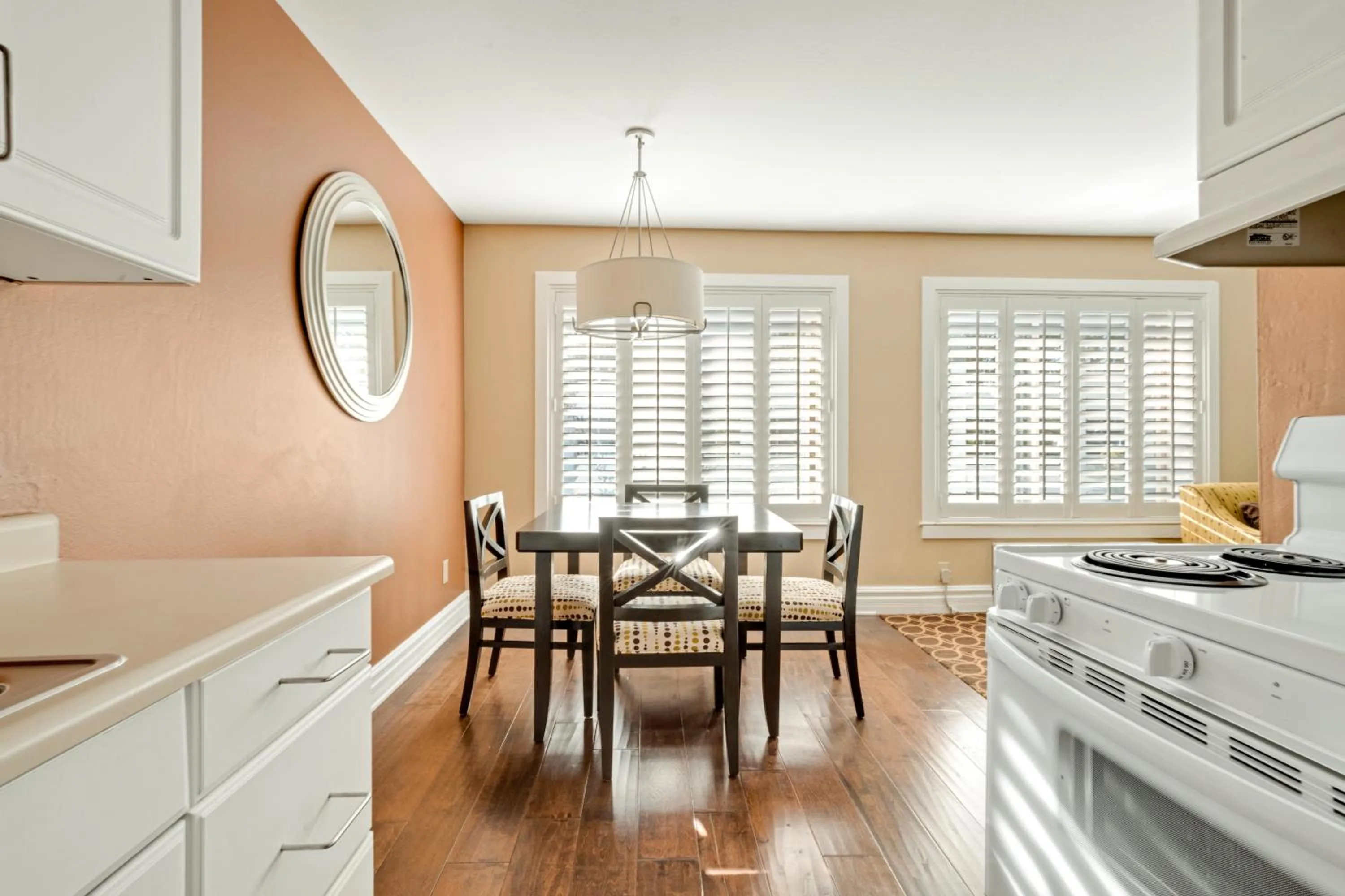 kitchen in Marin Suites Hotel