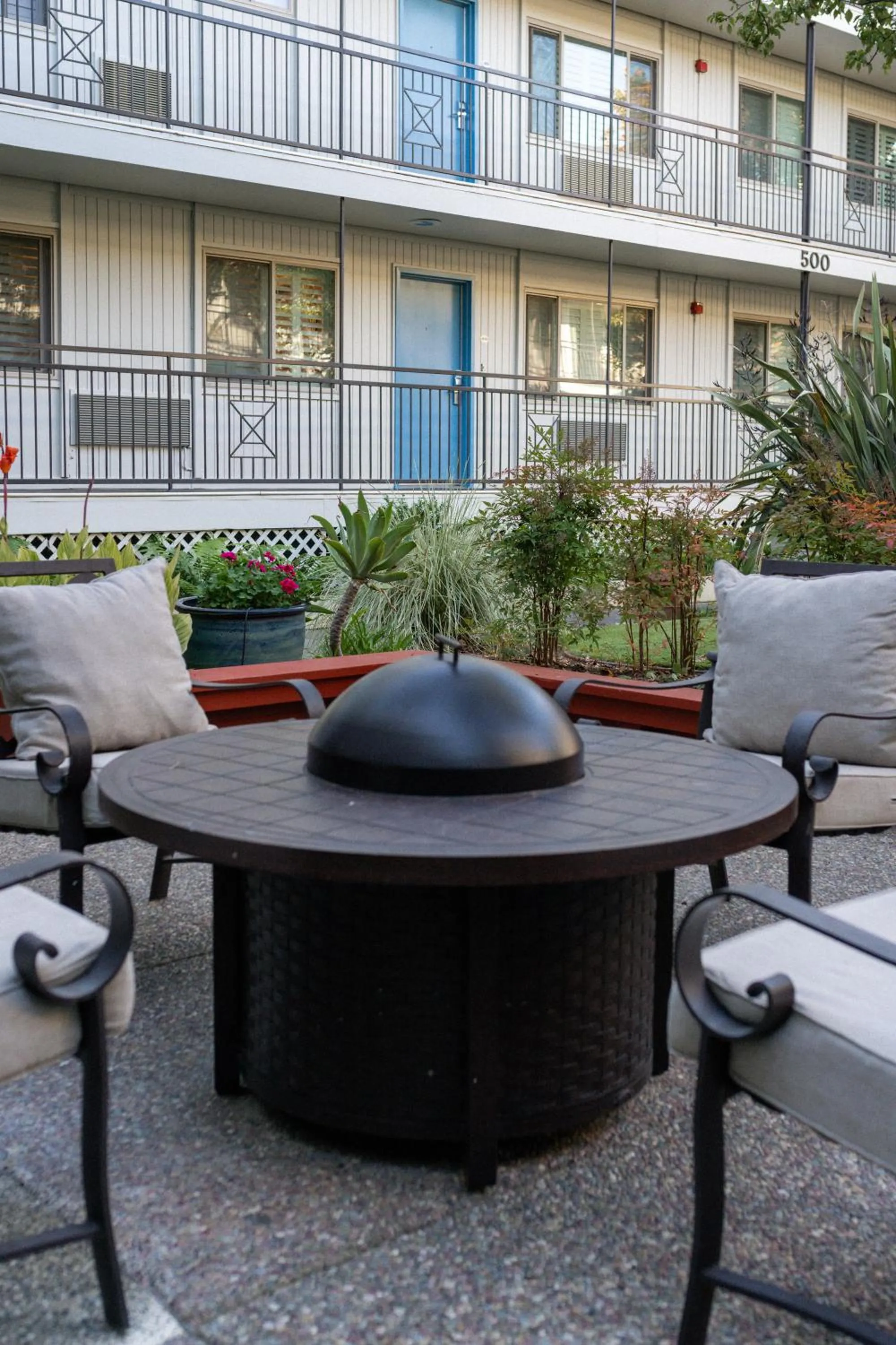 flat iron in Marin Suites Hotel