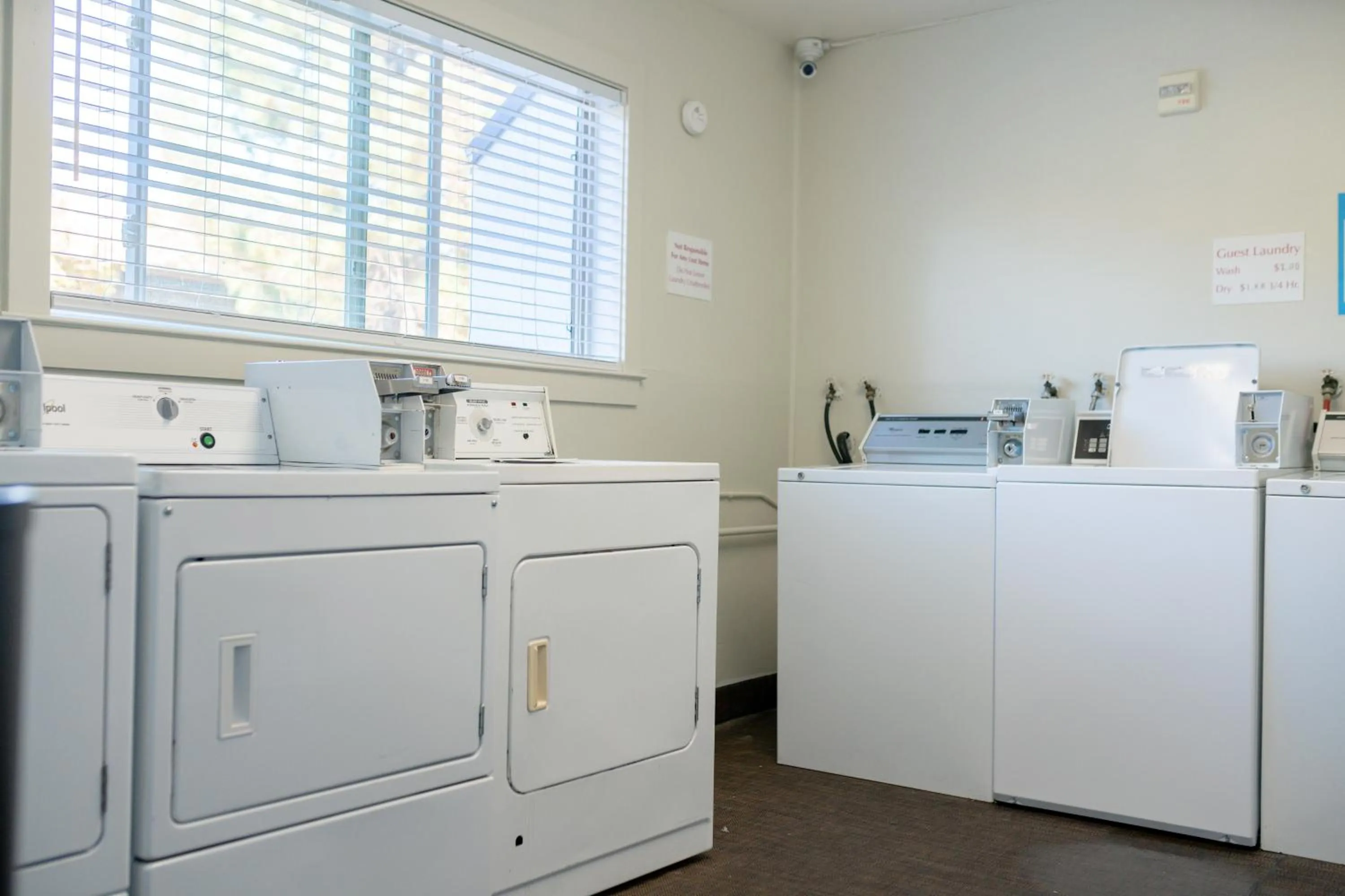 laundry in Marin Suites Hotel