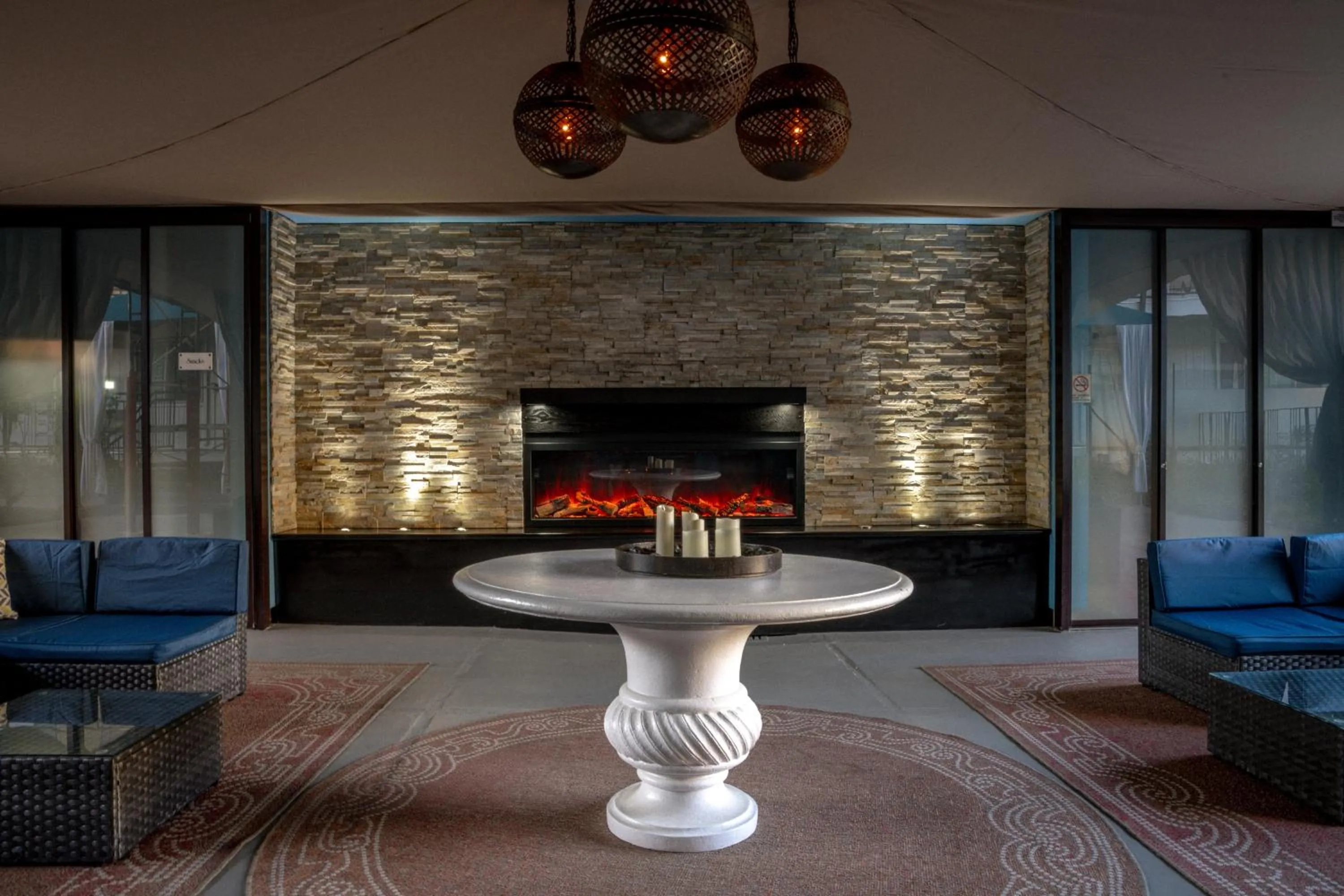 Lounge or bar in Marin Suites Hotel