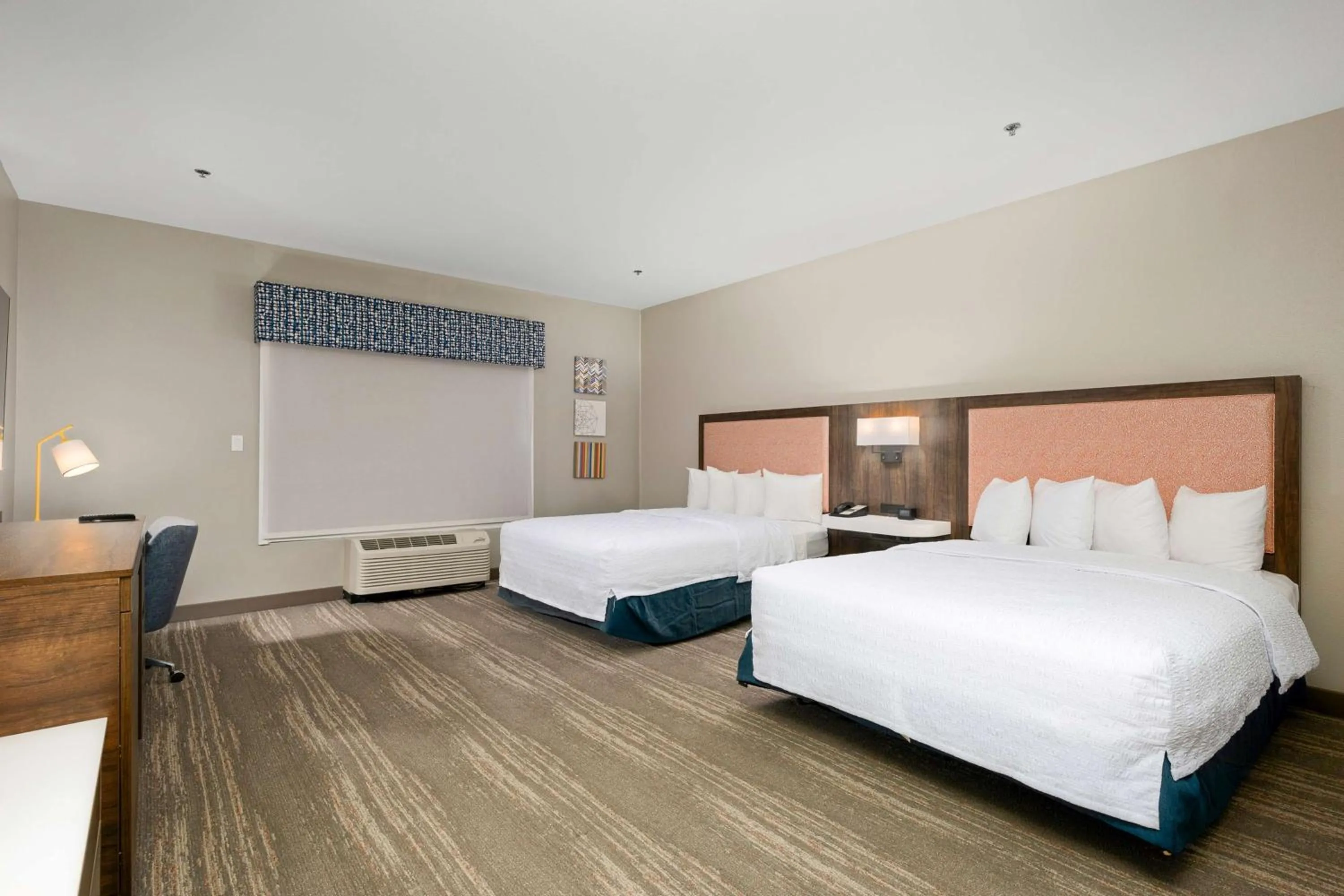 Bedroom, Bed in Hampton Inn & Suites Harlingen