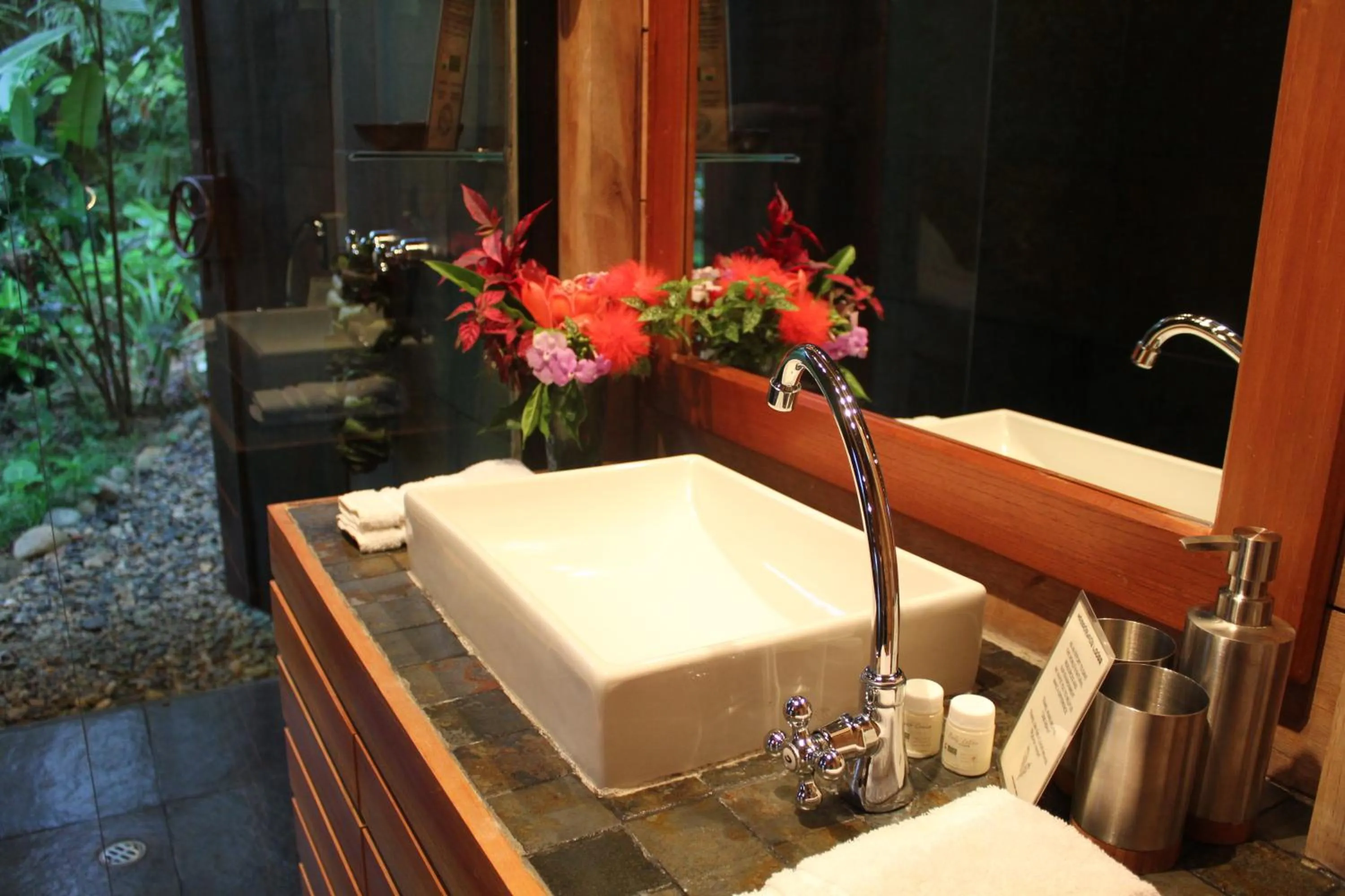 Bathroom in Hamadryade Lodge