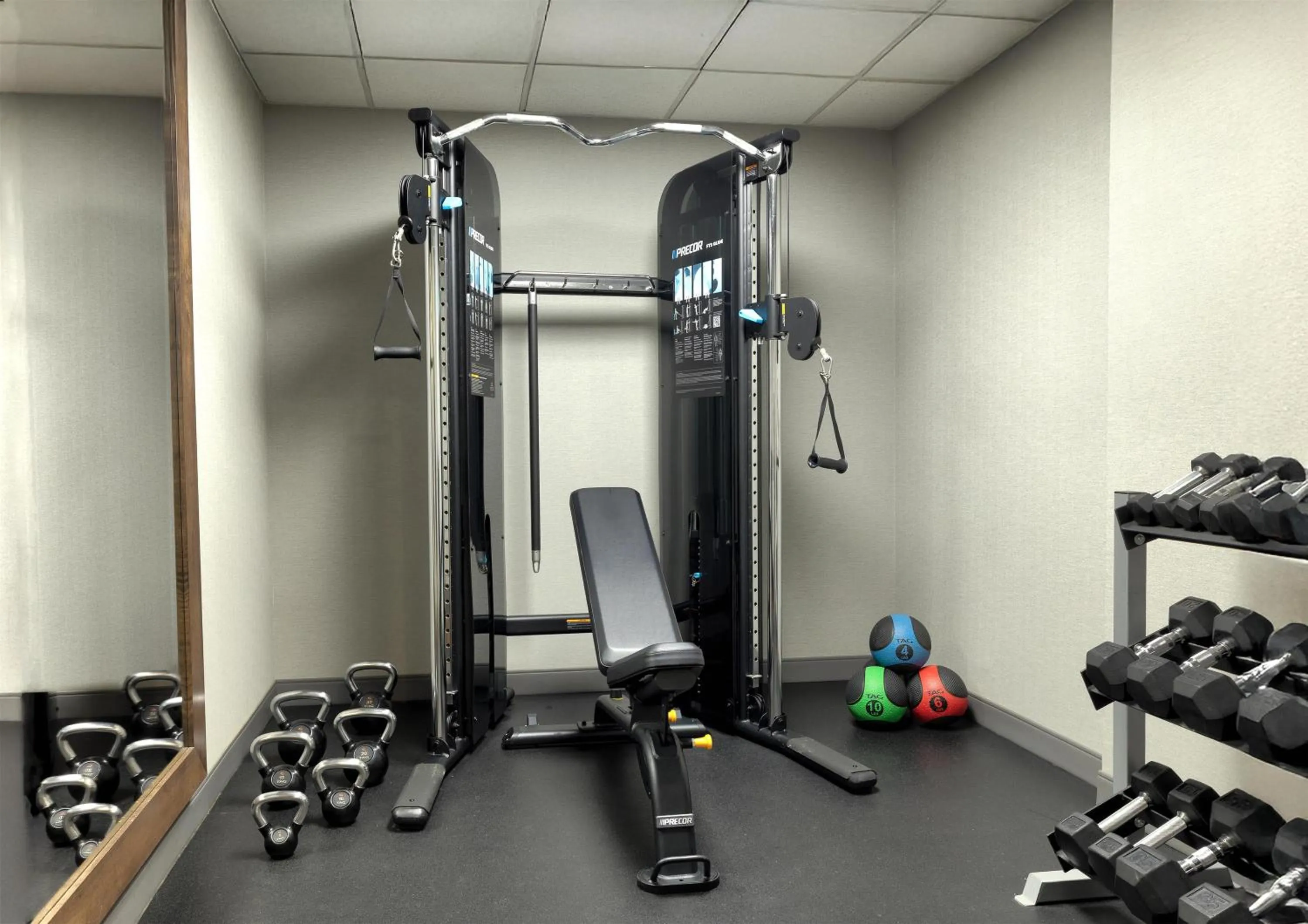 Fitness centre/facilities in Hampton Inn & Suites Palm Desert
