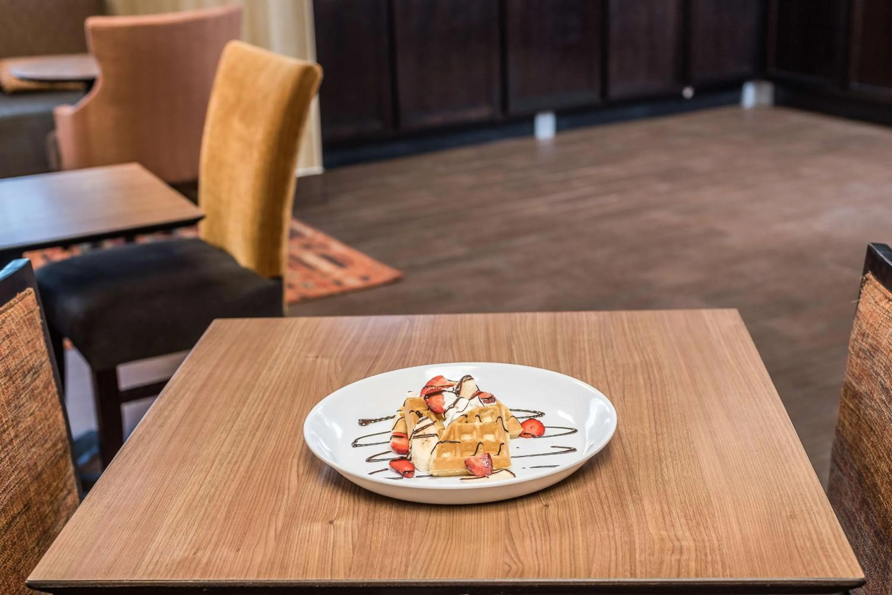 Dining area in Hampton Inn Parkersburg/Mineral Wells