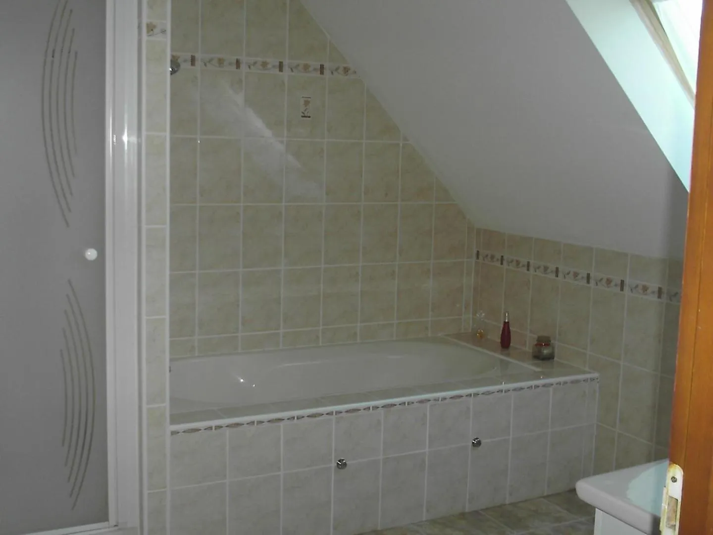 Bathroom in La Roseraie