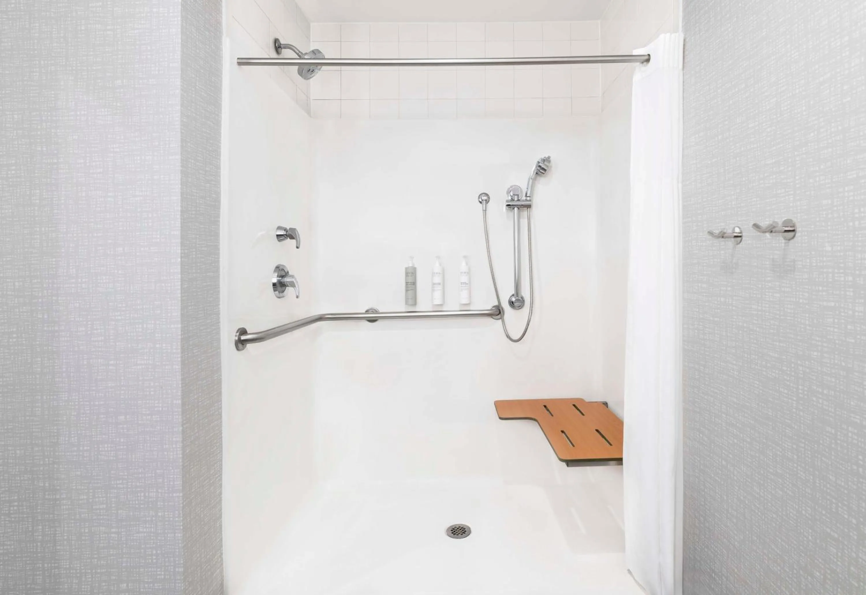 Bathroom in Hampton Inn Olathe