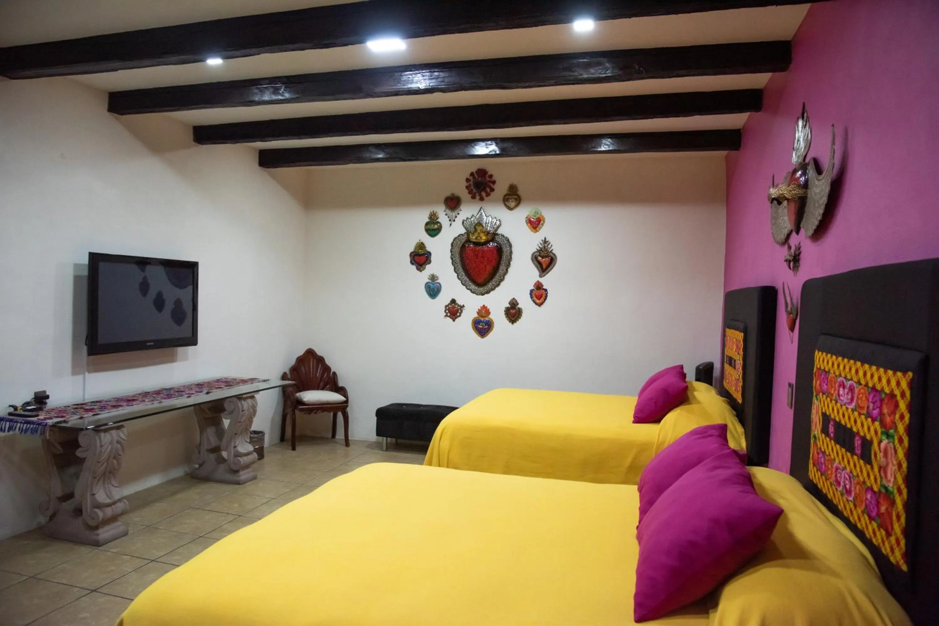 Photo of the whole room, Bed in Posada de la Virgen