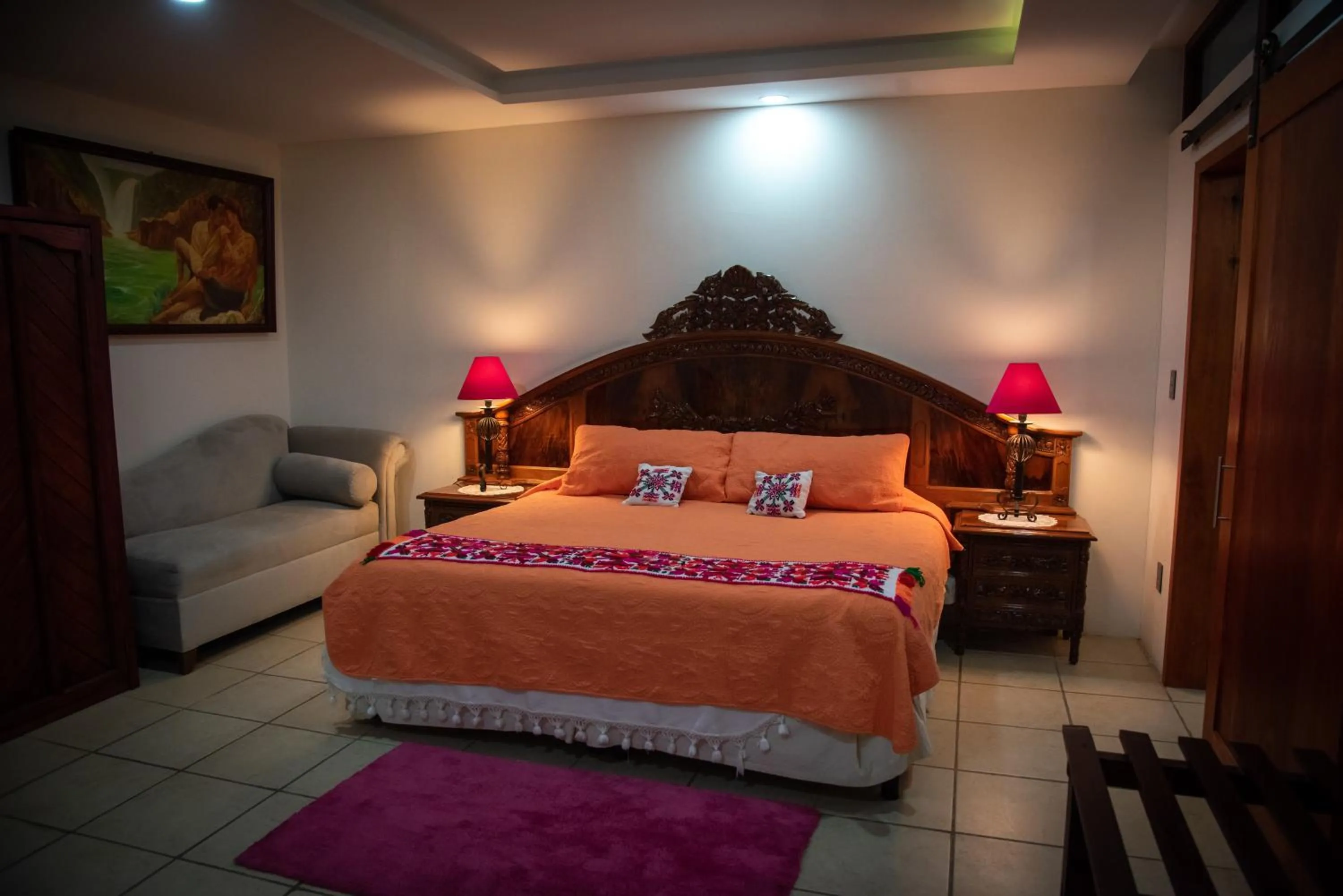 Photo of the whole room, Bed in Posada de la Virgen