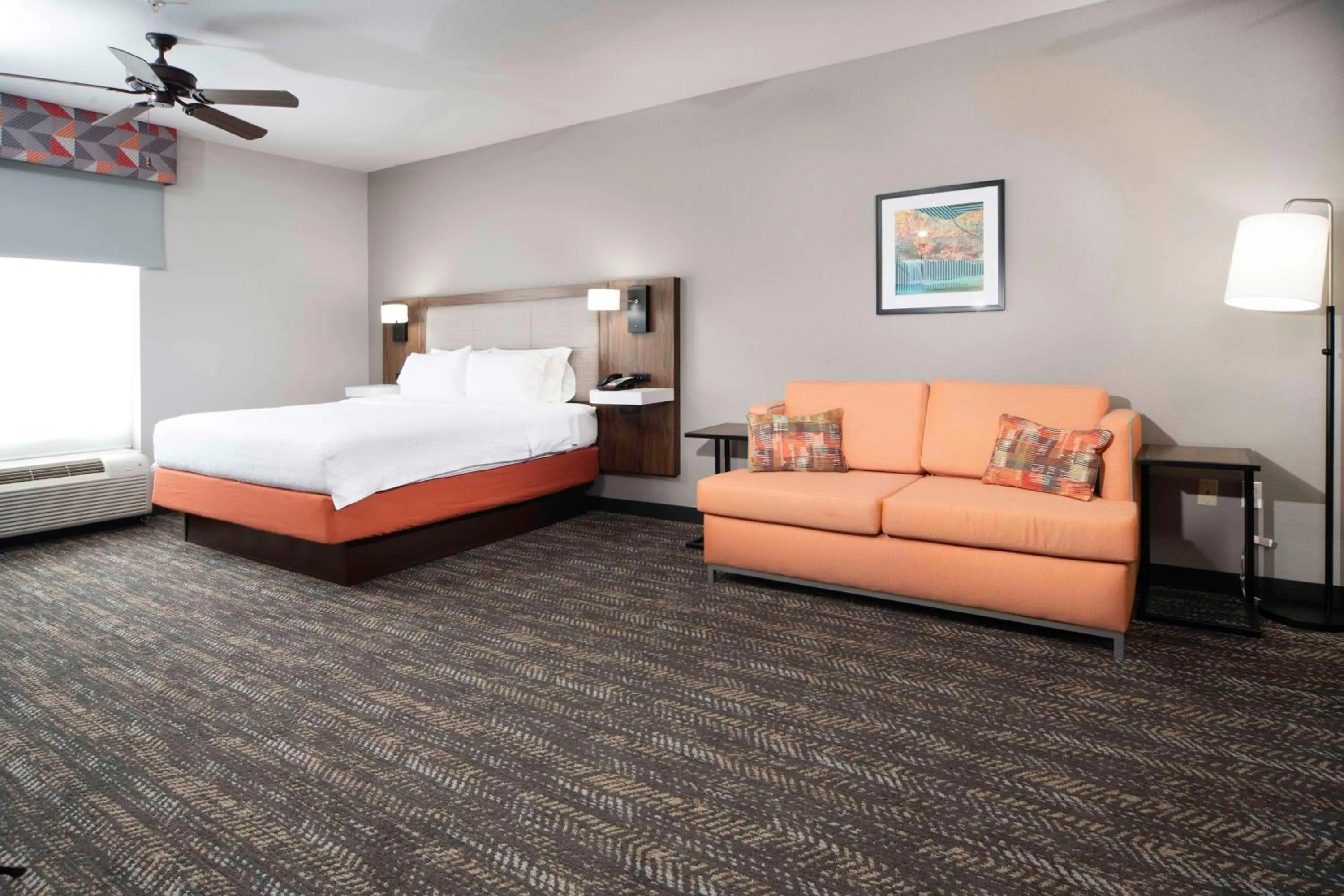 Living room, Bed in Hampton Inn Bryant