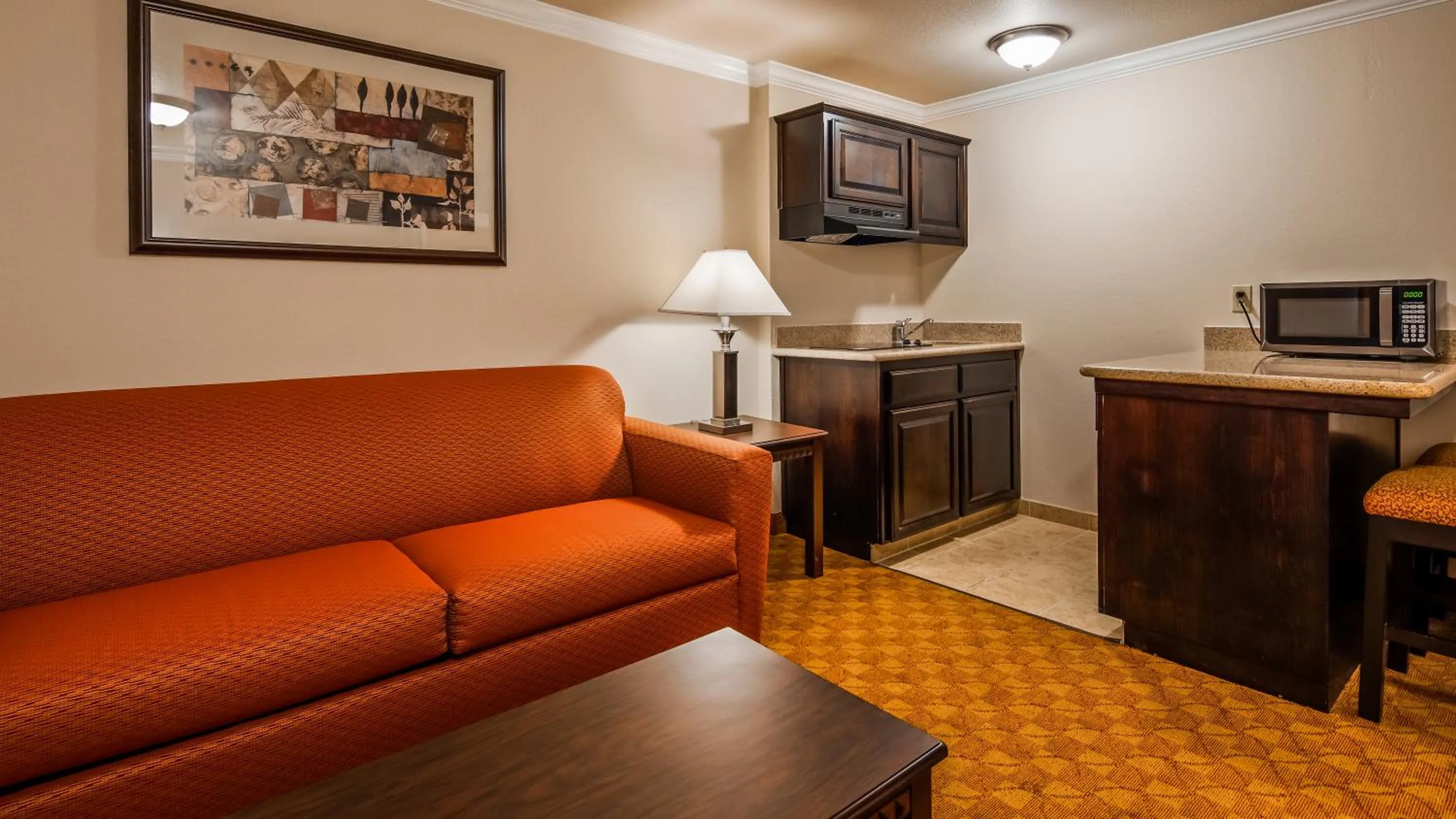 Bedroom, Seating Area in SureStay Plus Hotel by Best Western Lompoc