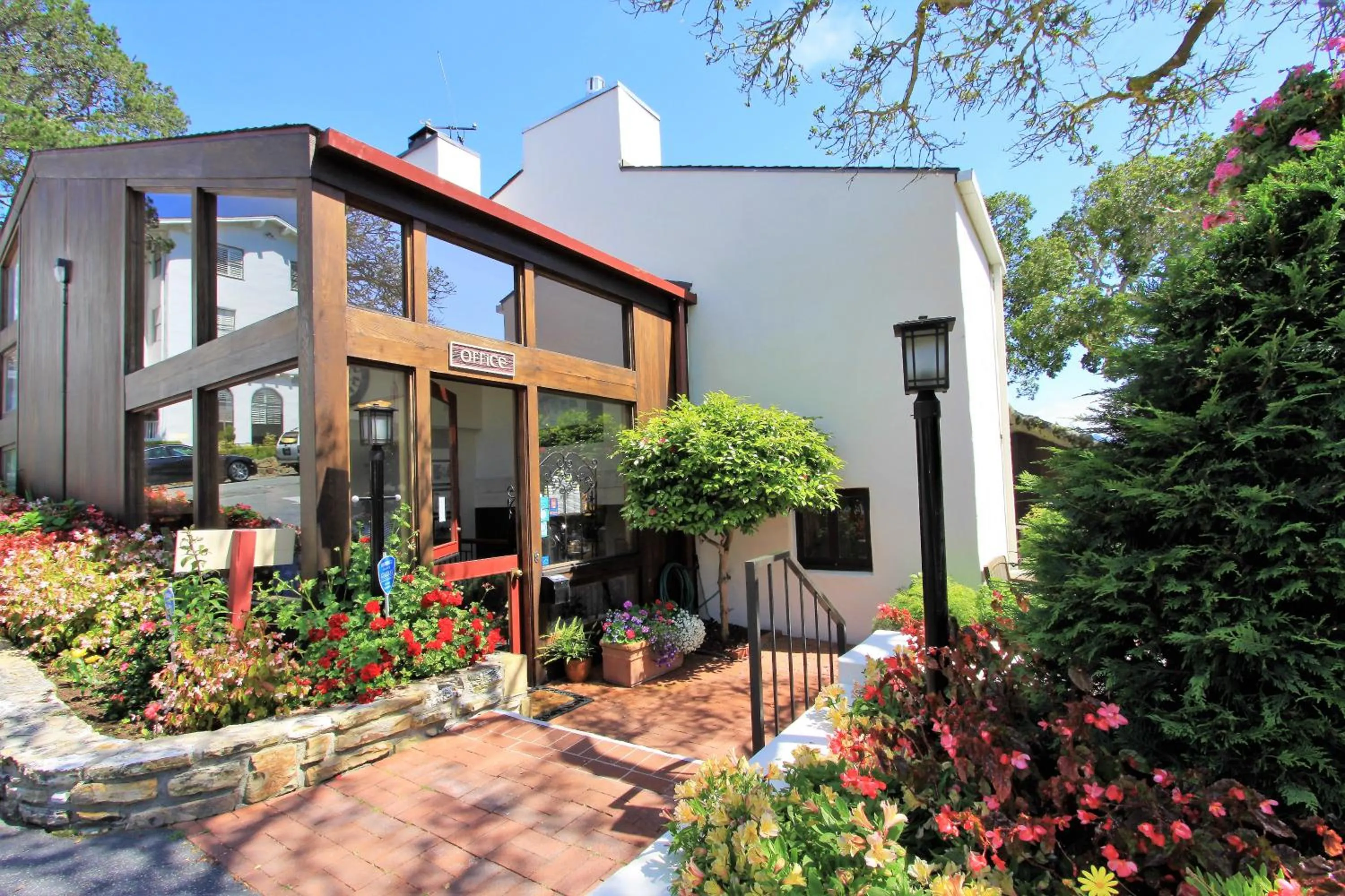 Property building in Lobos Lodge