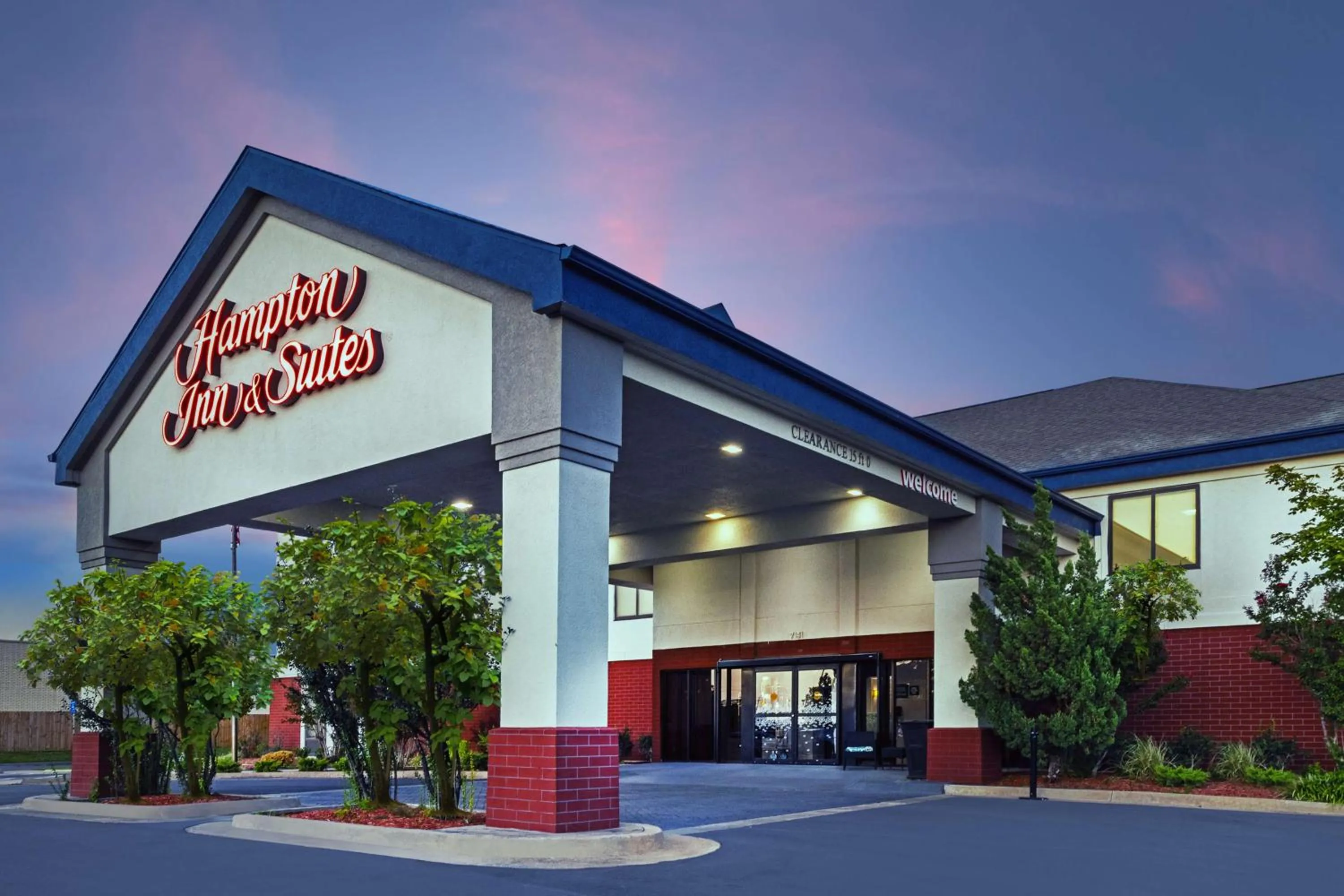 Property building in Hampton Inn & Suites Tulsa-Woodland Hills
