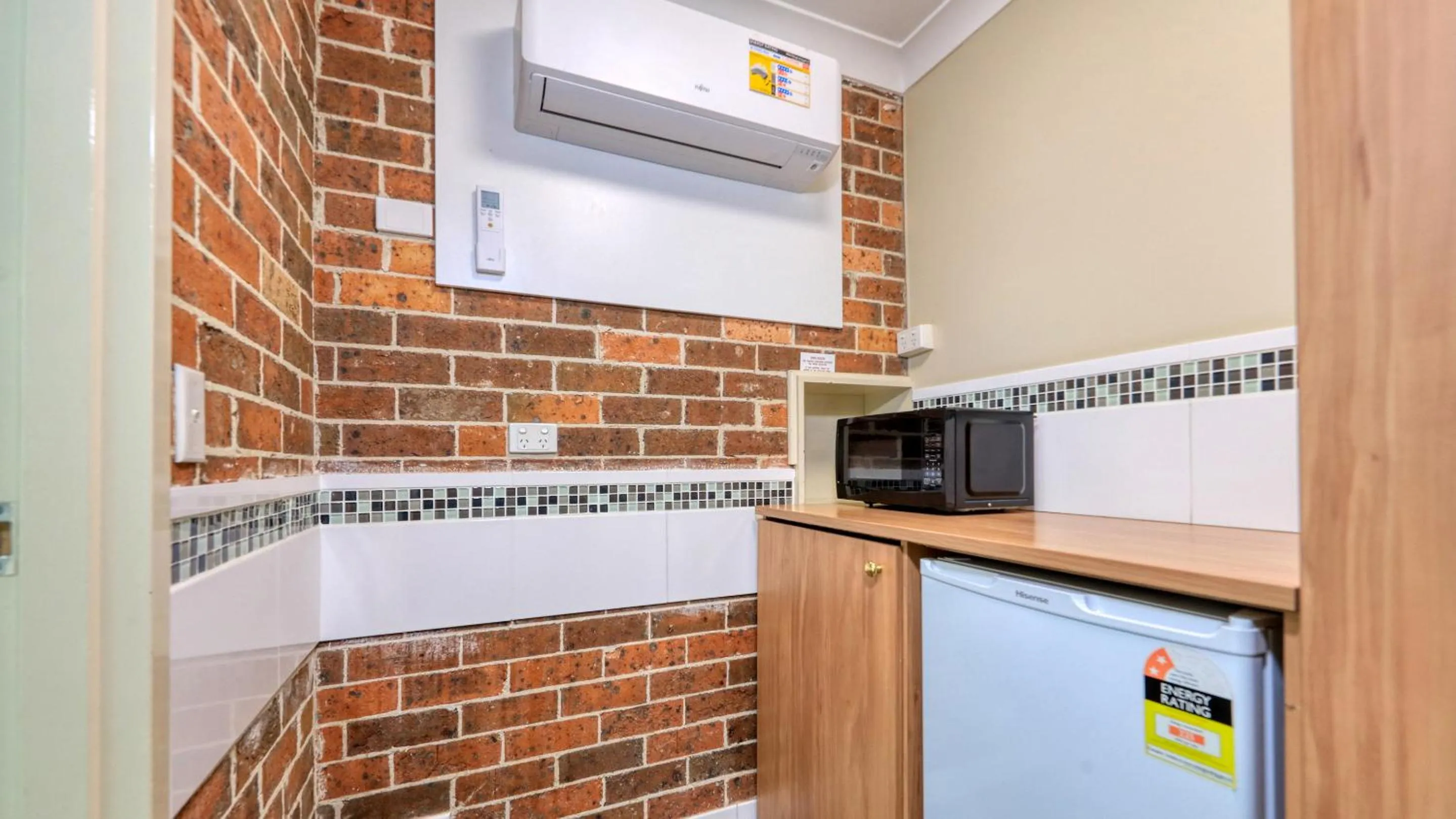 Forest Lodge Motor Inn & Restaurant