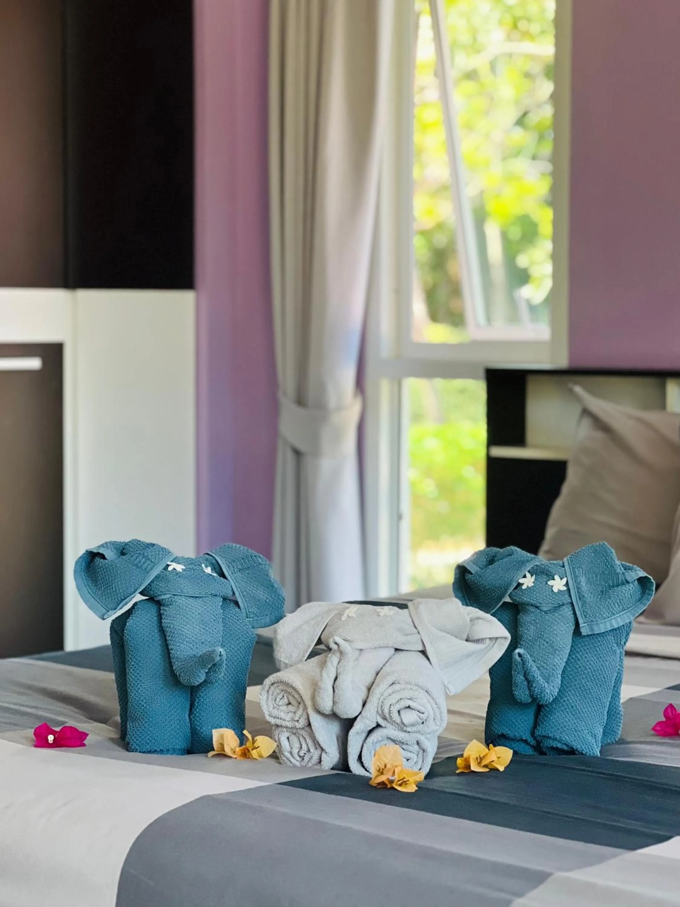 Bedroom, Bed in Evergreen Koh Chang Resort