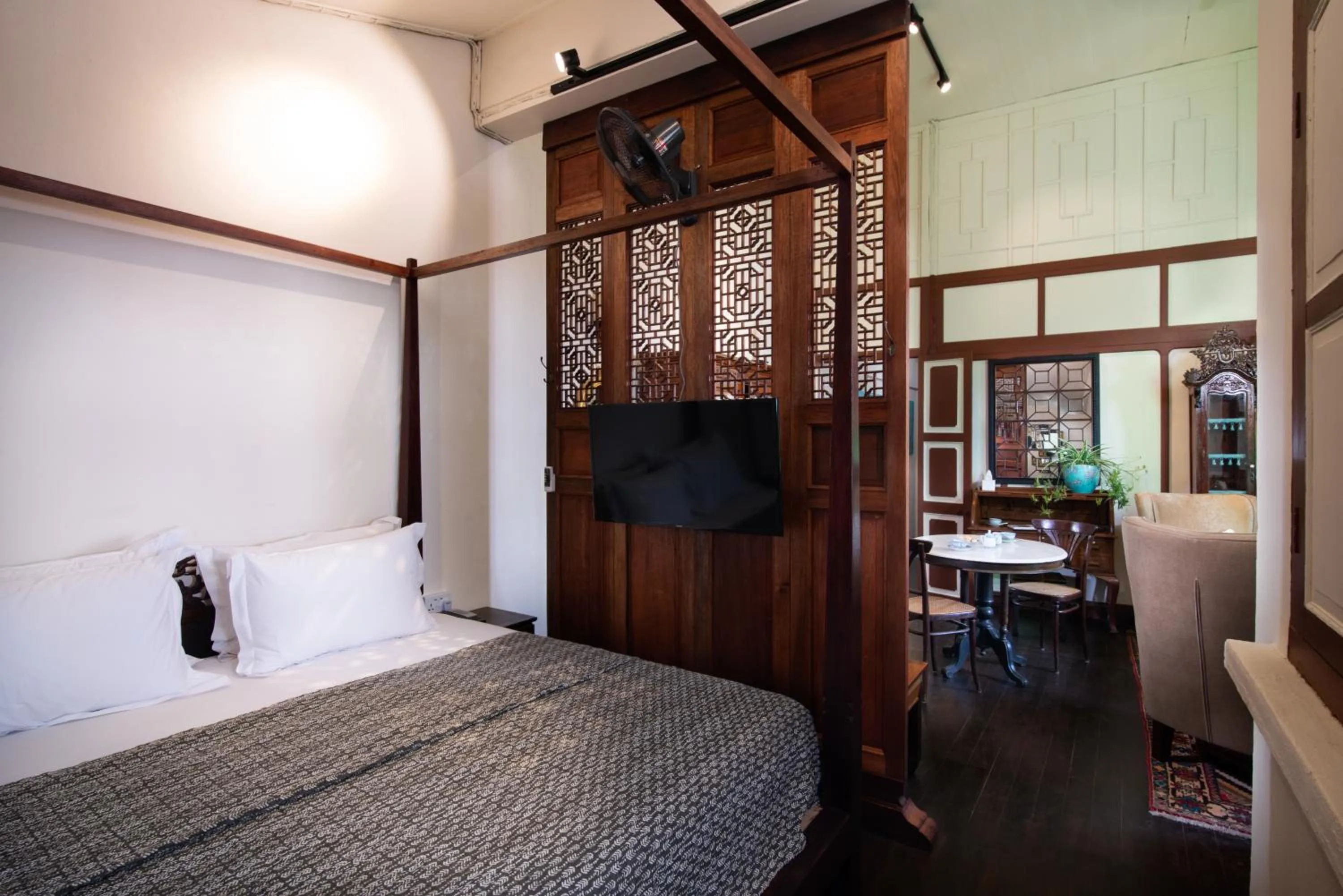 Bedroom, Bed in Muntri Mews