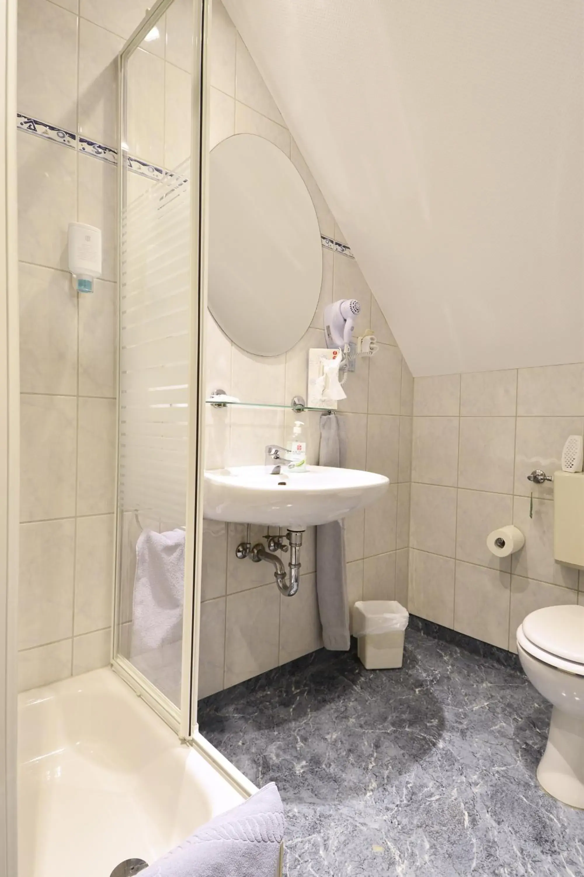 Triple Room in Hotel Haus Kleimann-Reuer Triple Room in Hotel Haus Kleimann-Reuer