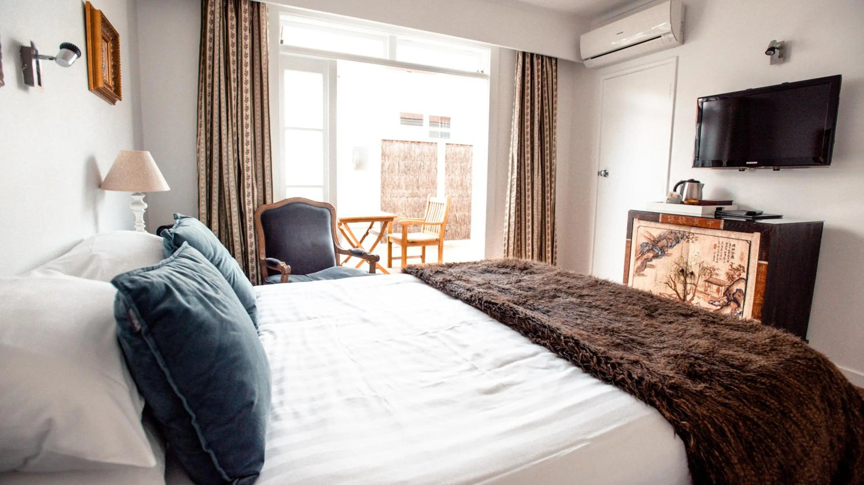 Bedroom, Bed in The Duke Of Marlborough