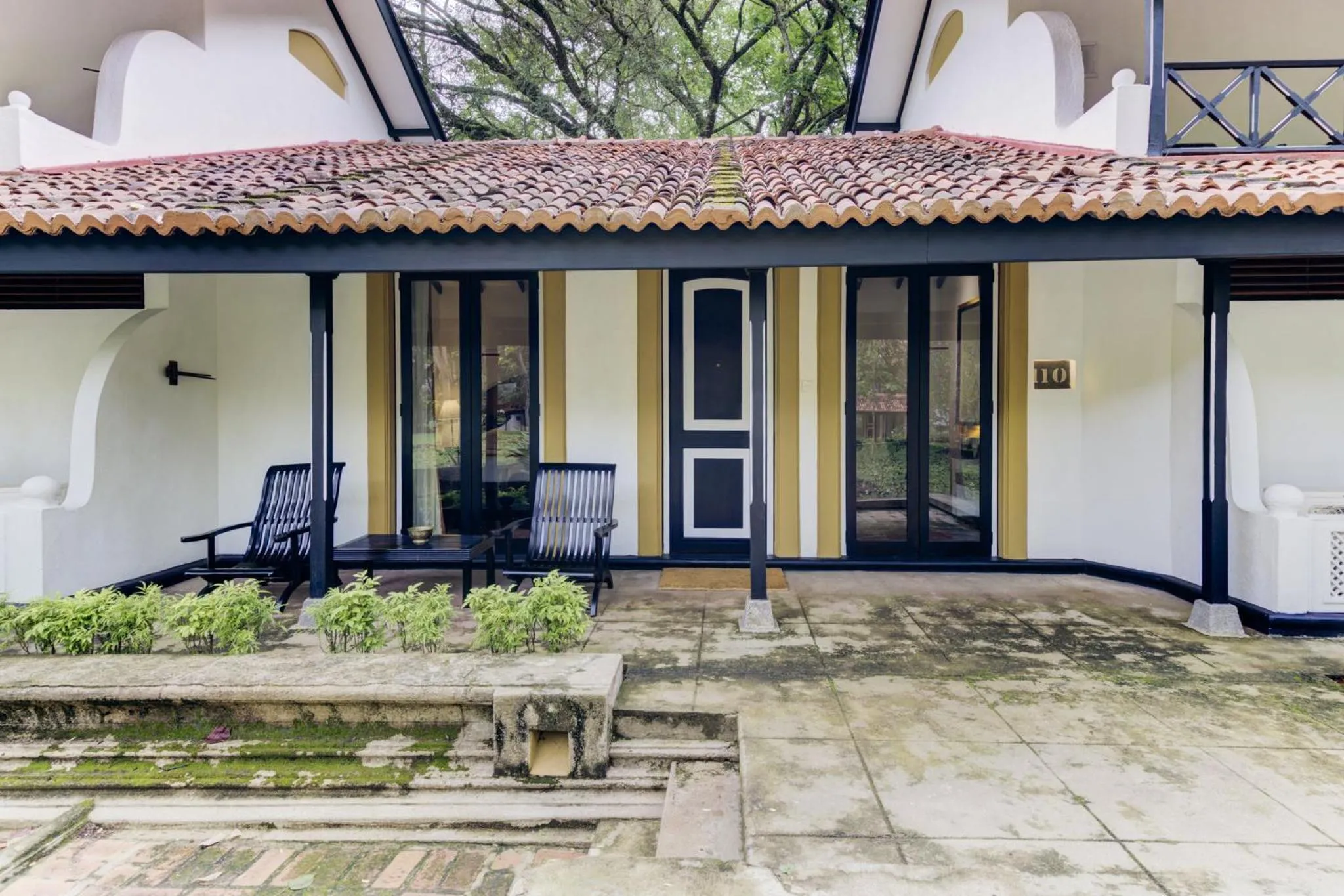 Decorative detail in Cinnamon Lodge Habarana