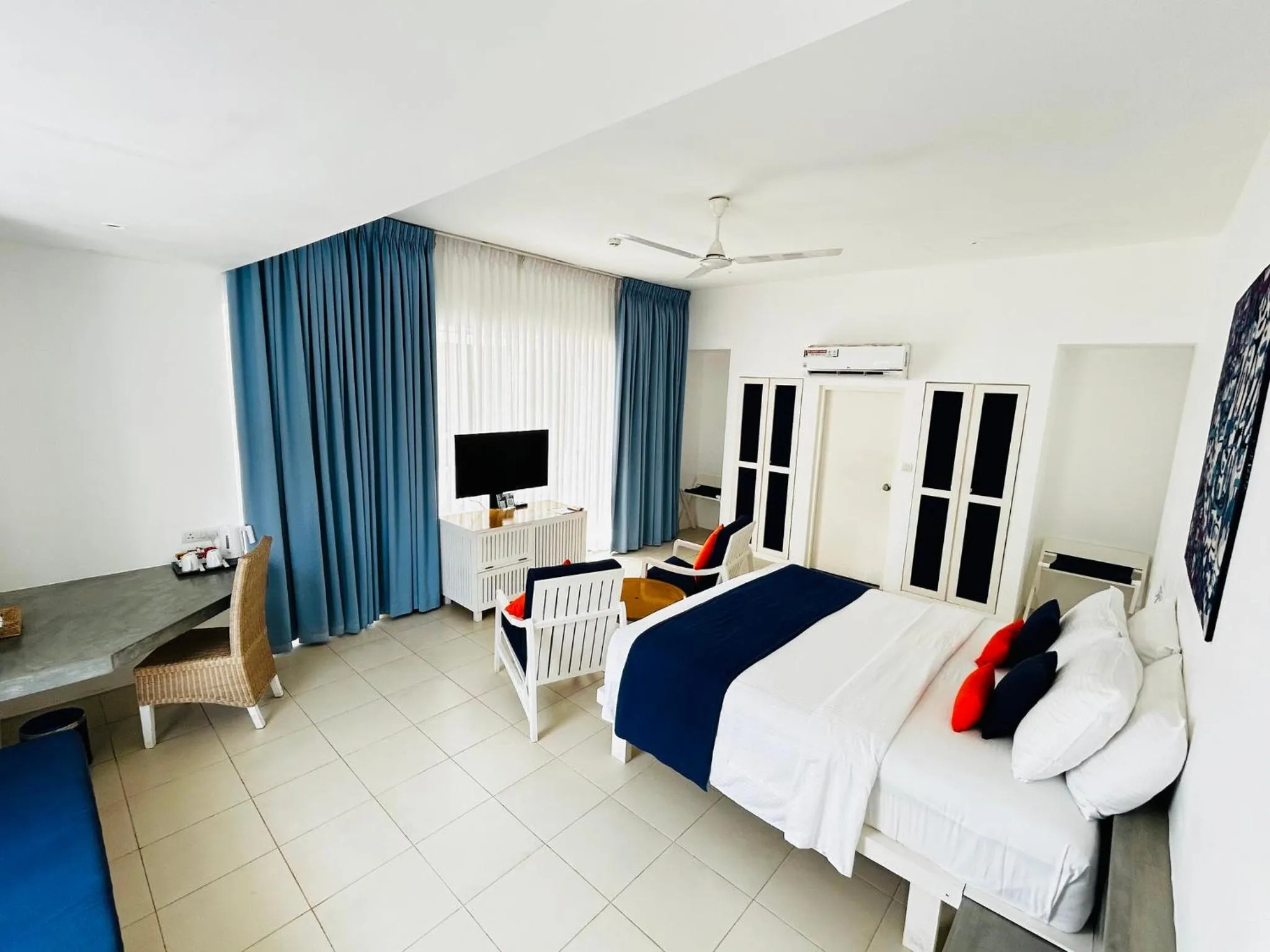 Bedroom, Bed in Trinco Blu by Cinnamon