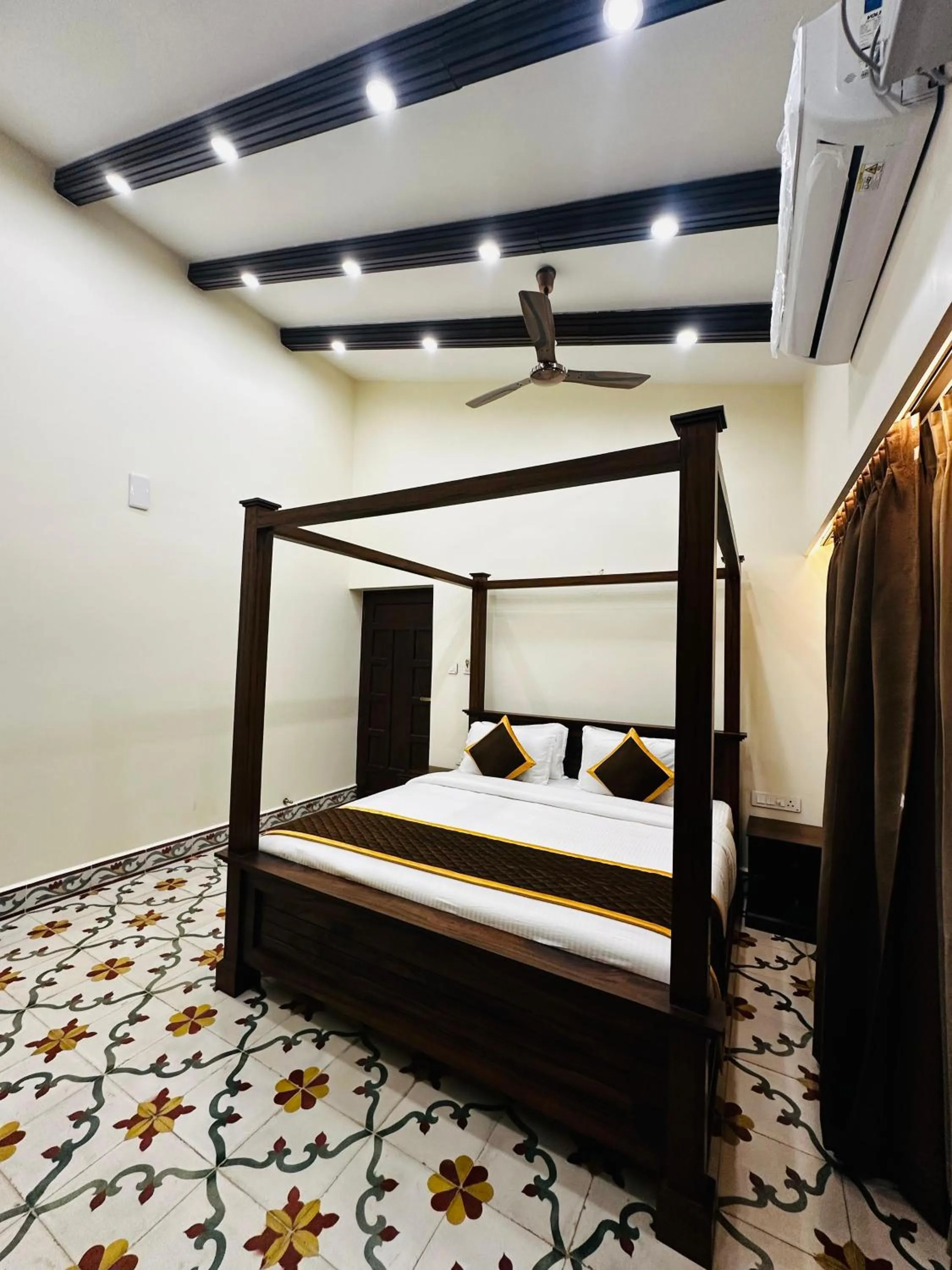 Bedroom, Bed in Singaras Coffee Country