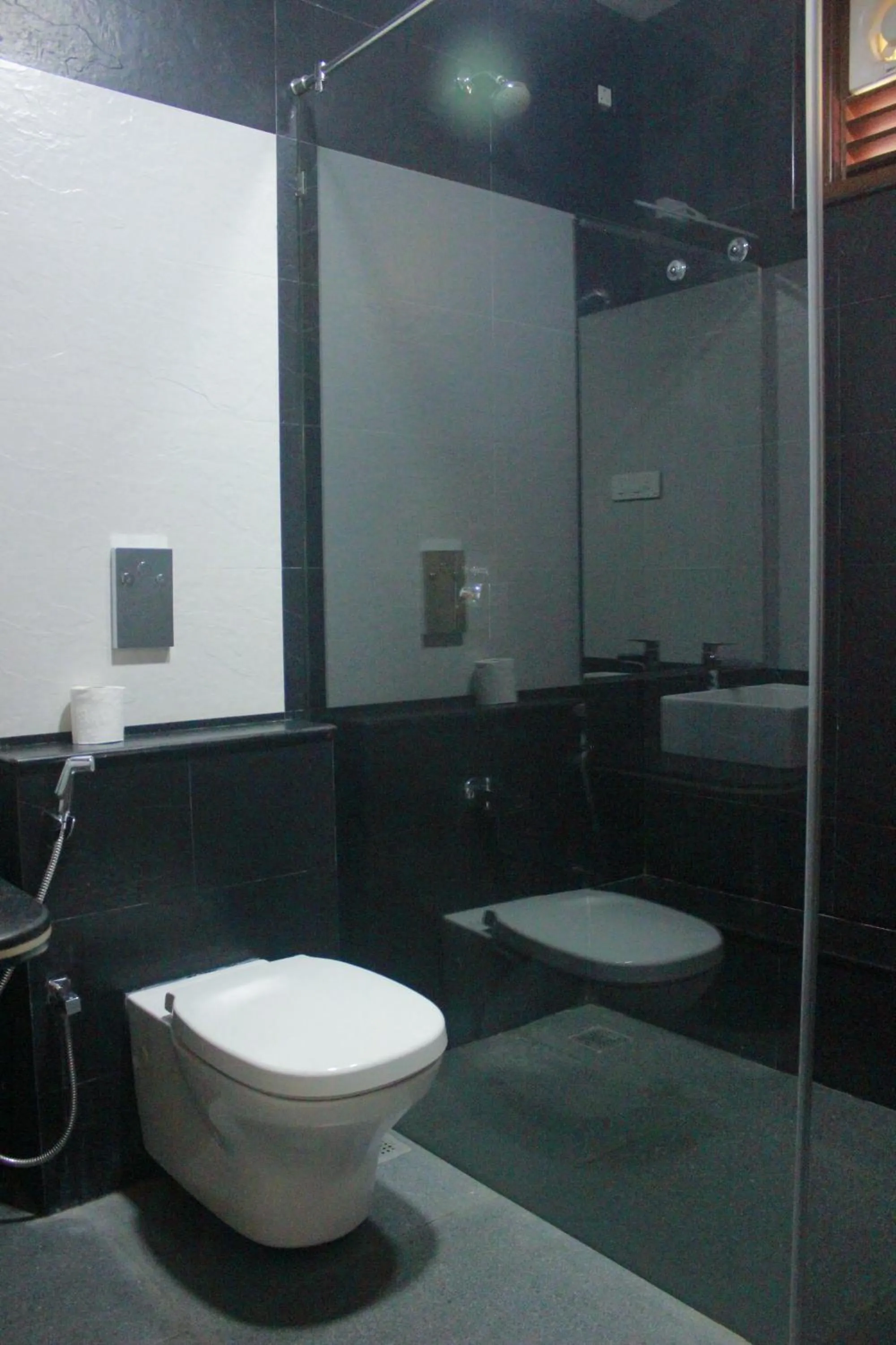 Bathroom in Singaras Coffee Country