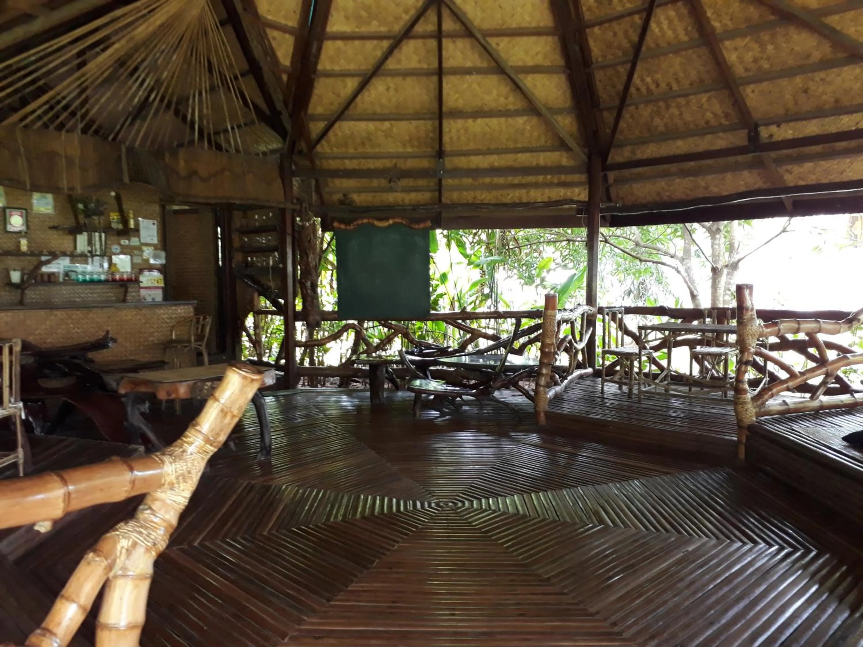 Restaurant/places to eat in Dabdab Tourist Inn