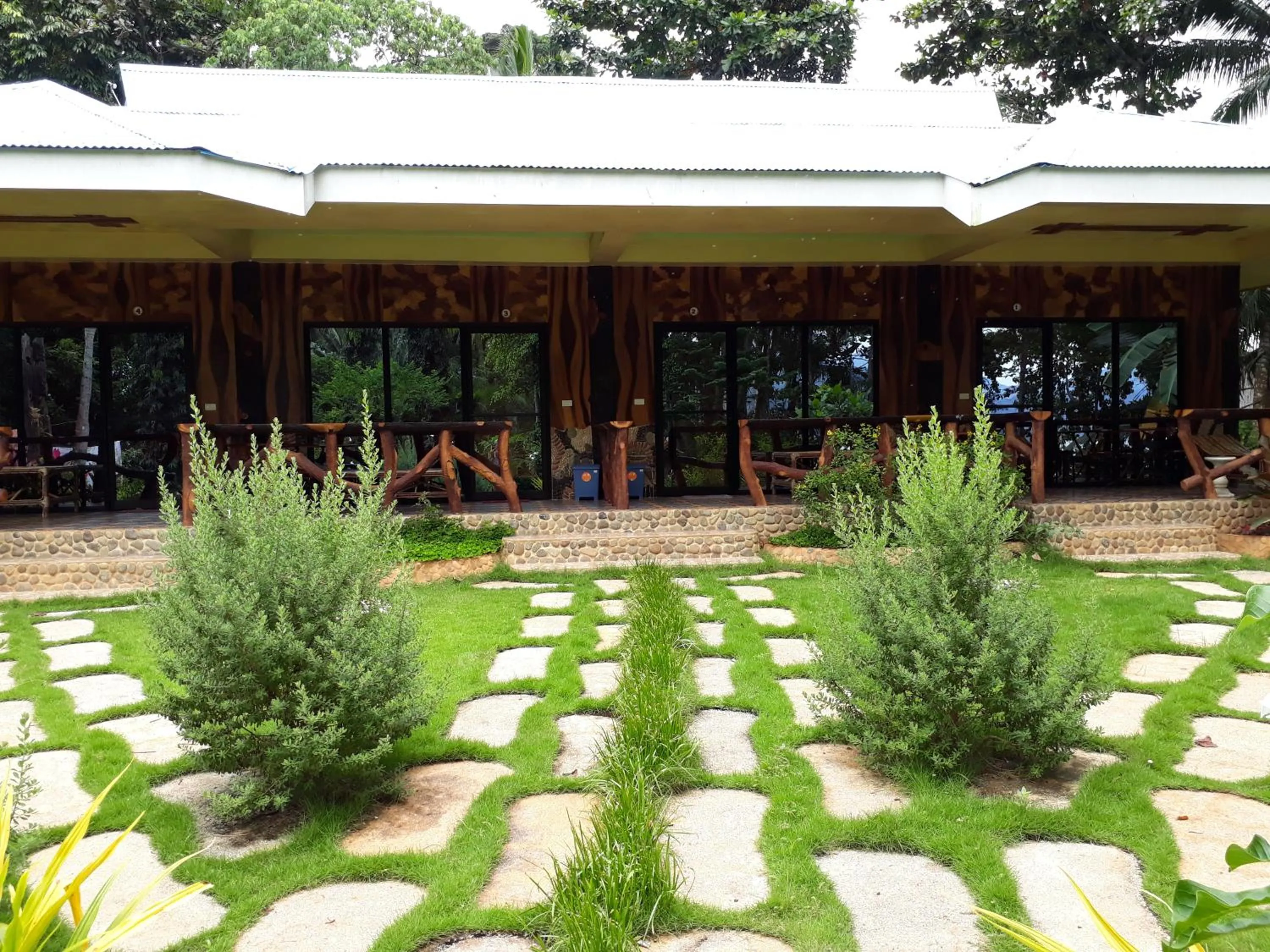 Garden in Dabdab Tourist Inn