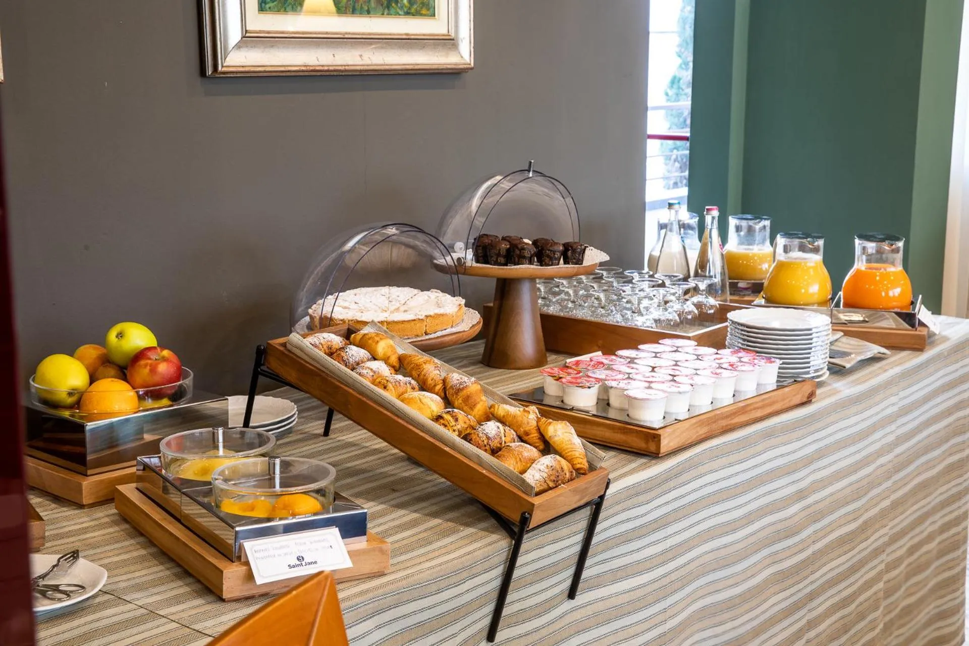 Buffet breakfast in Hotel Vittoria