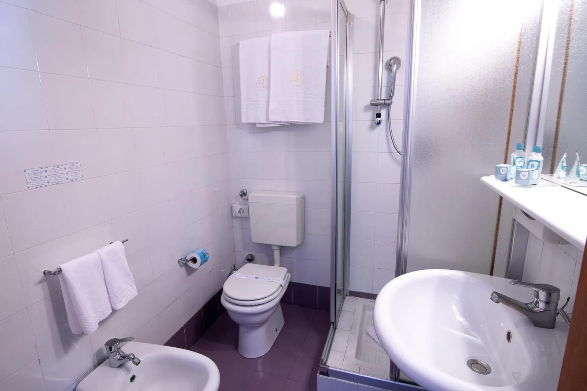 Bathroom in Hotel Vittoria