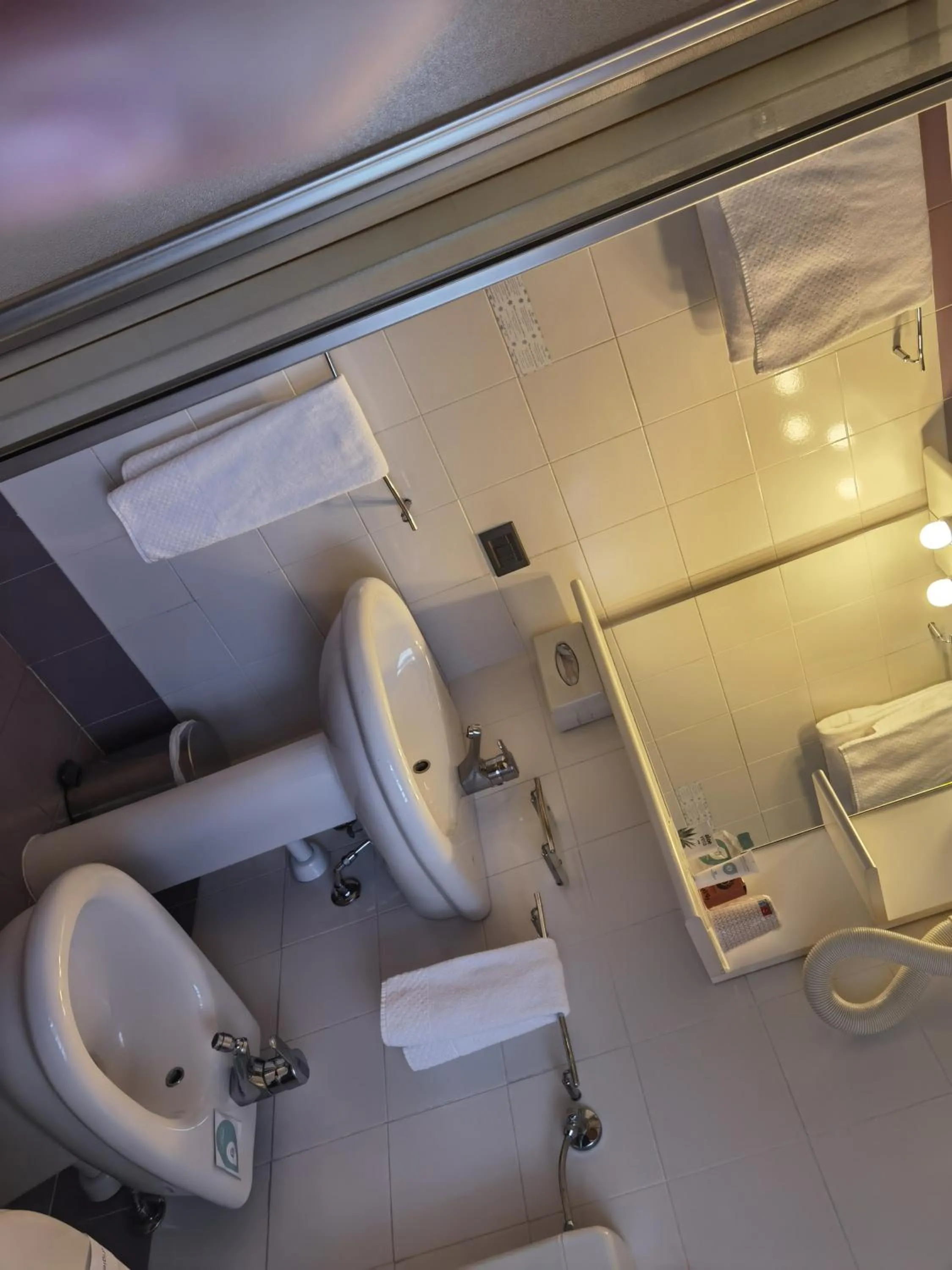 Bathroom in Hotel Vittoria