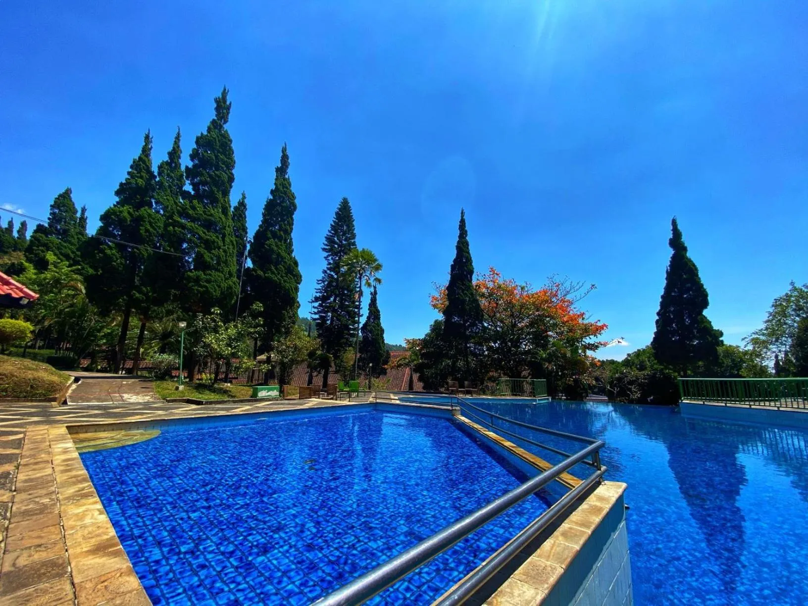 Swimming pool in Grand Whiz Hotel Bromo