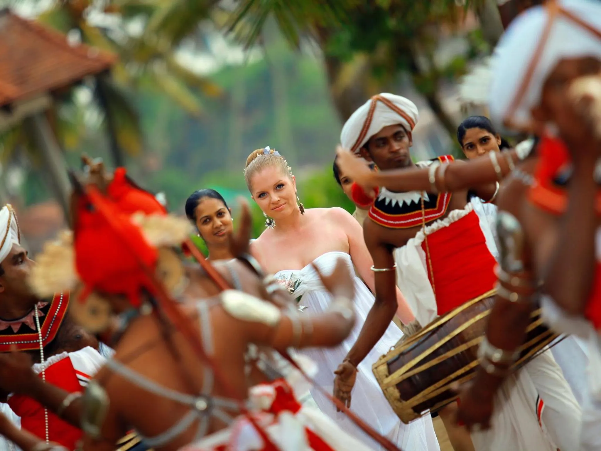 People in Hikka Tranz by Cinnamon