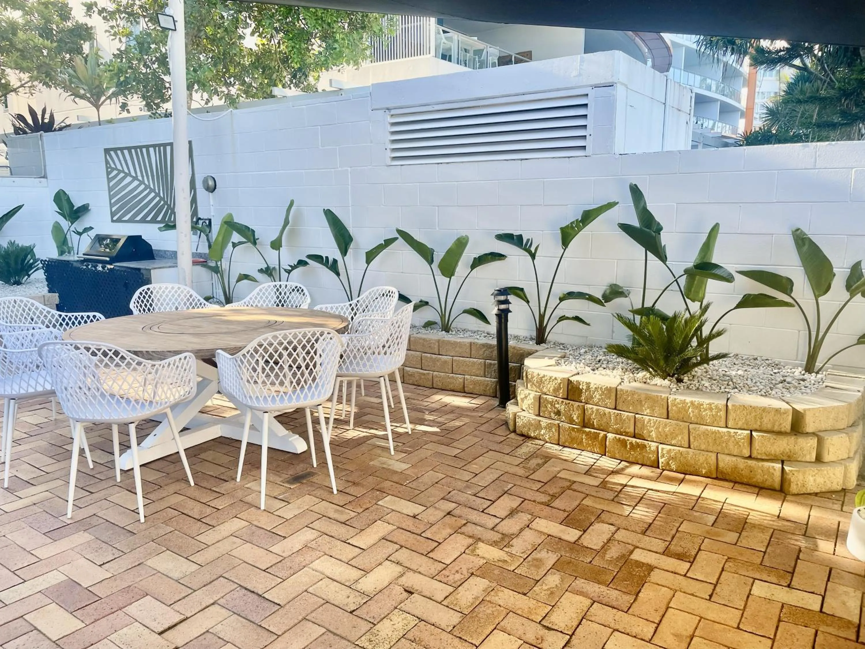 Property building in Bayview Beach Holiday Apartments