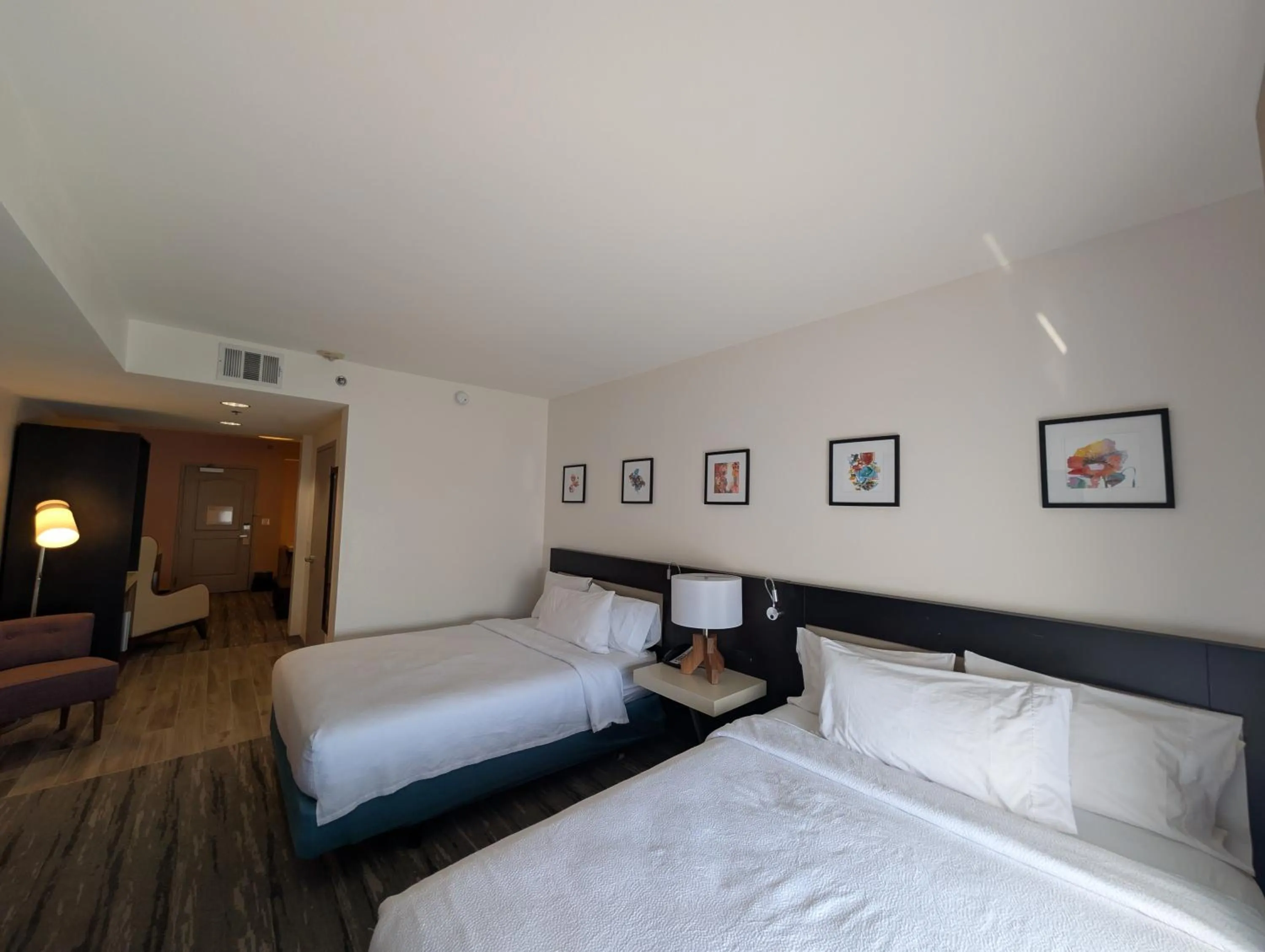 Bedroom, Bed in Hilton Garden Inn Las Vegas Strip South