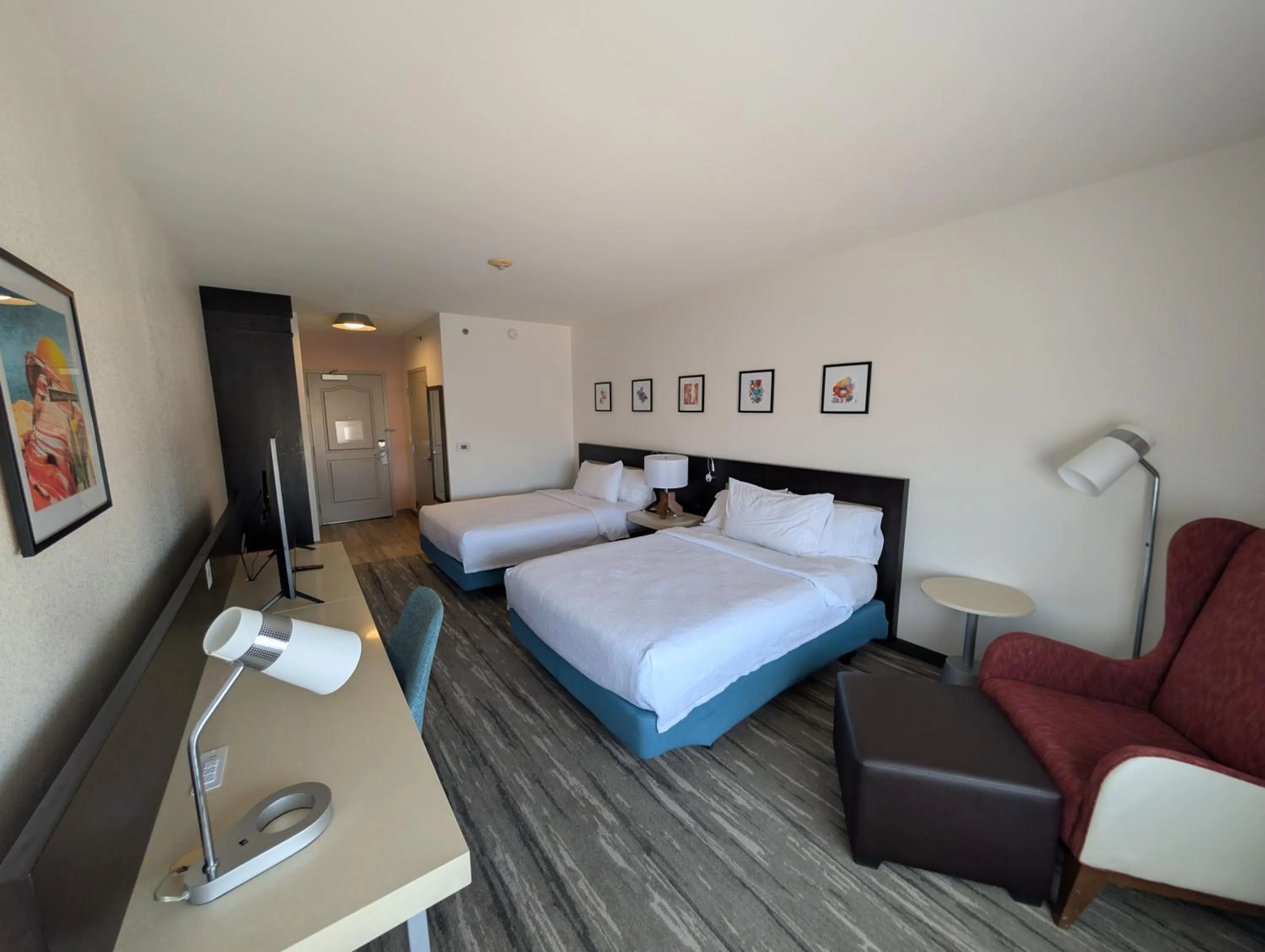 Bedroom, Bed in Hilton Garden Inn Las Vegas Strip South