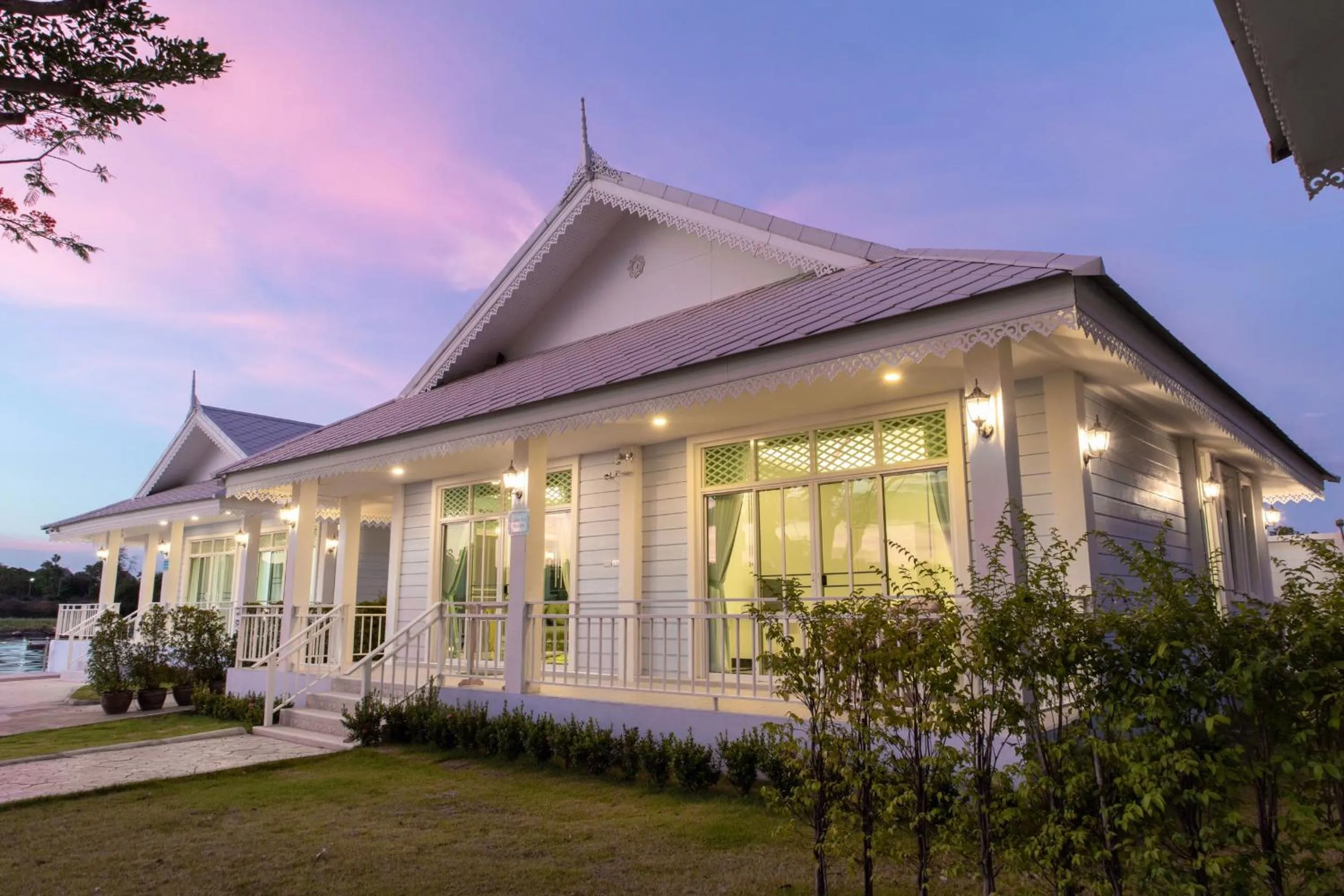Facade/entrance in Tubtim Siam River Kwai Resort