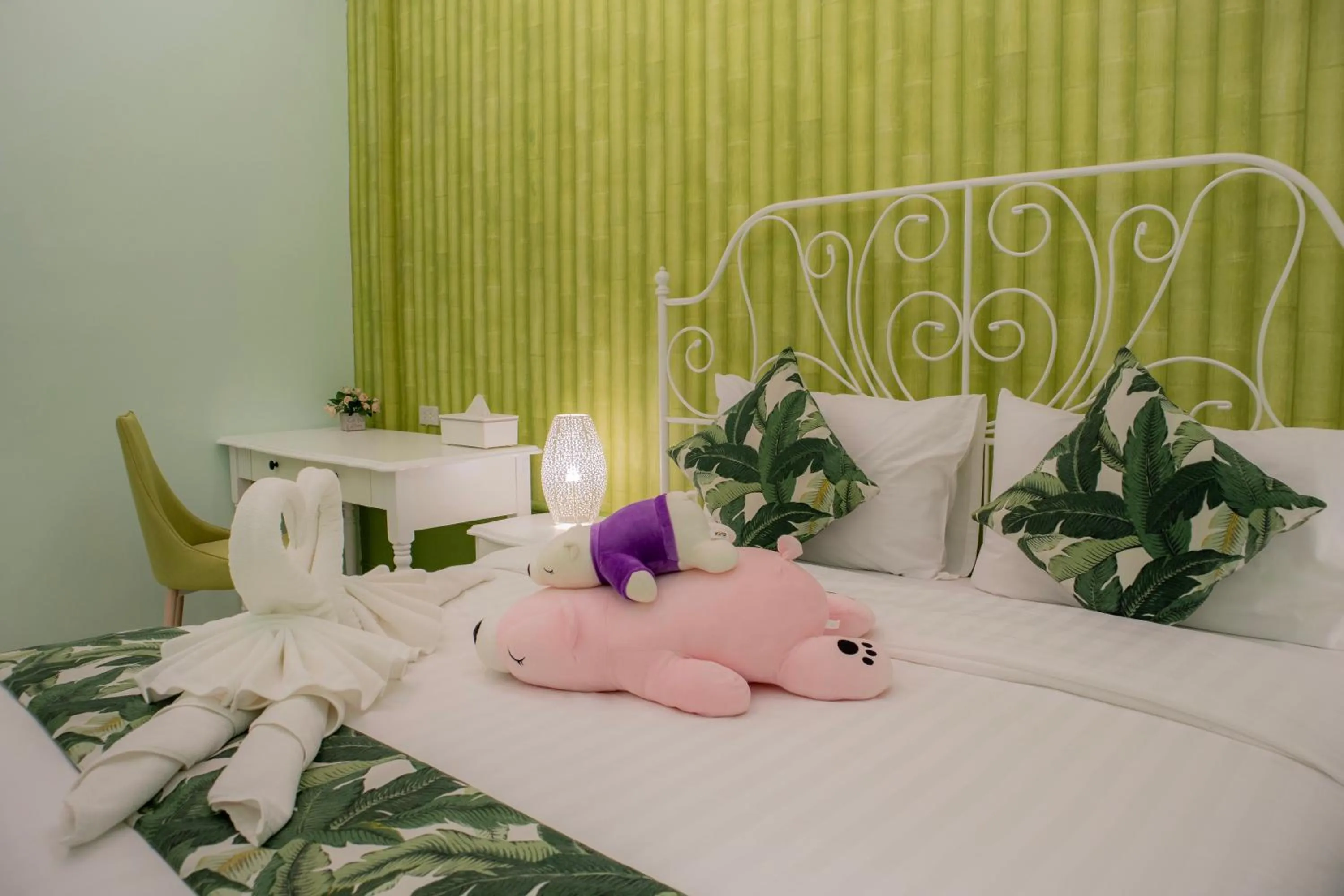 Bedroom, Bed in Tubtim Siam River Kwai Resort