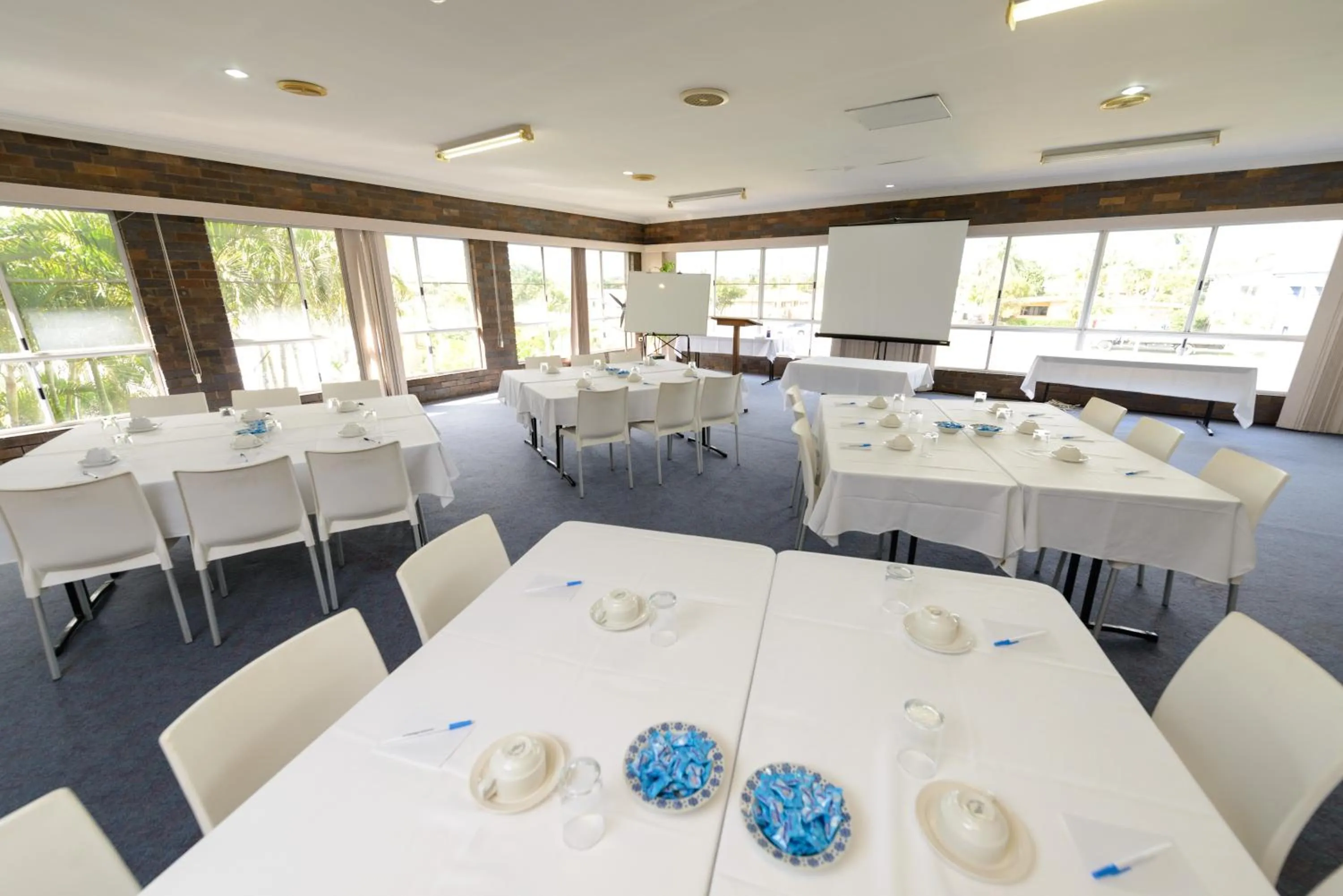 Restaurant/places to eat in Smart Motels Bert Hinkler