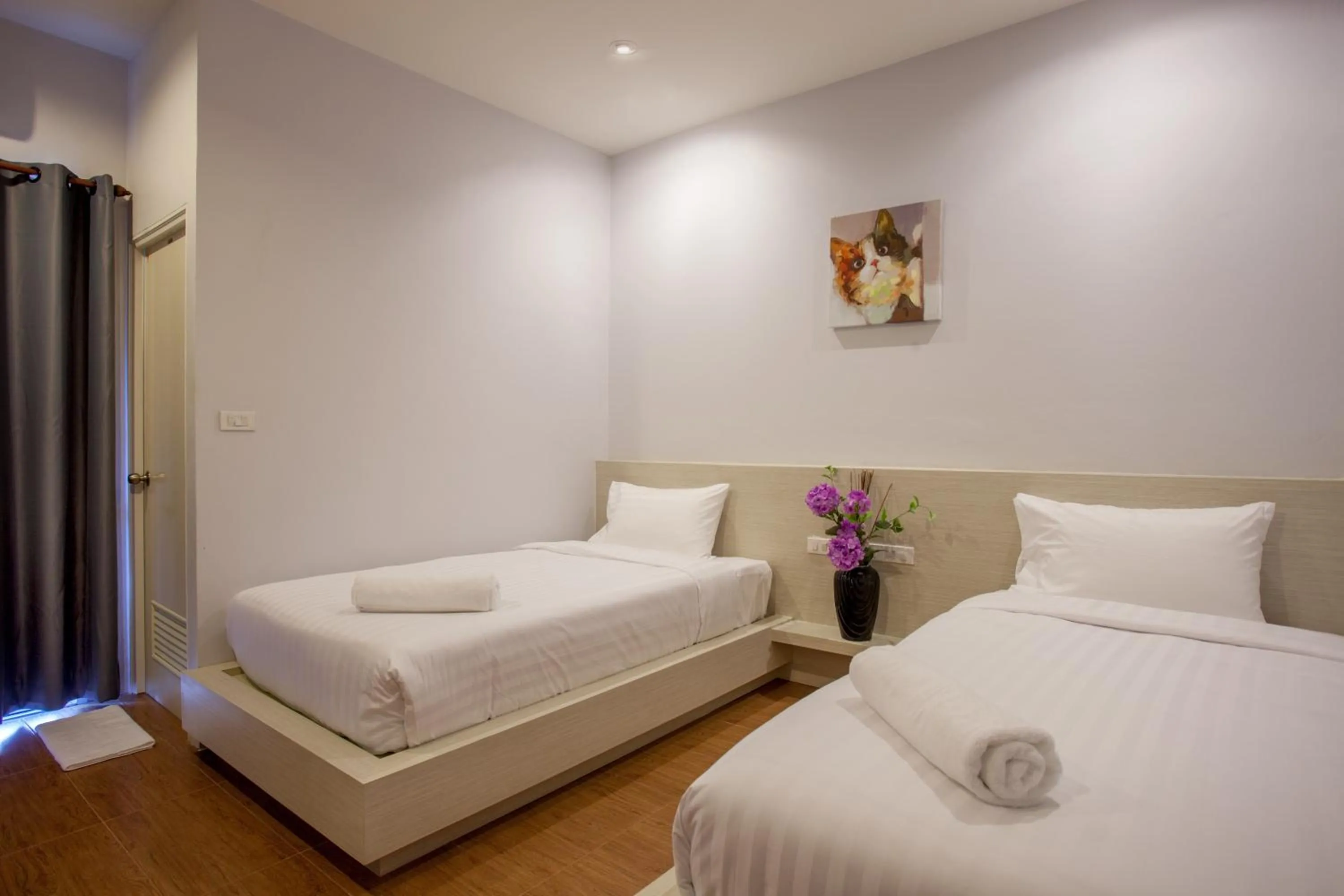 Bedroom, Bed in Lin House