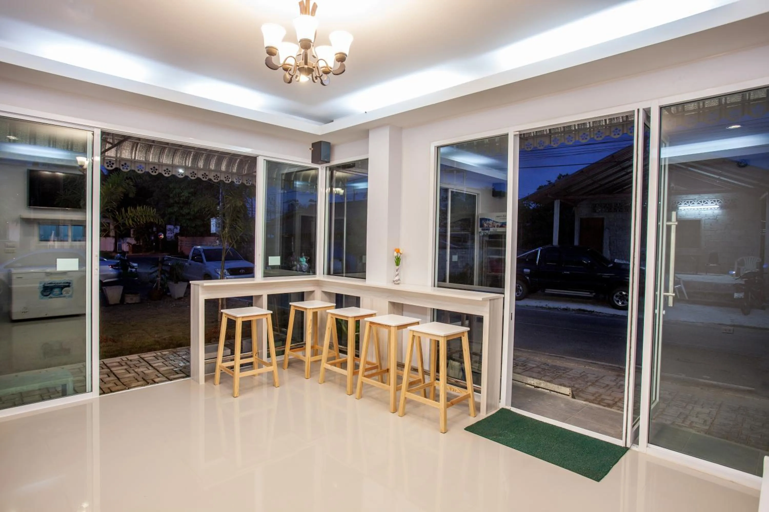 Non alcoholic drinks in Lin House