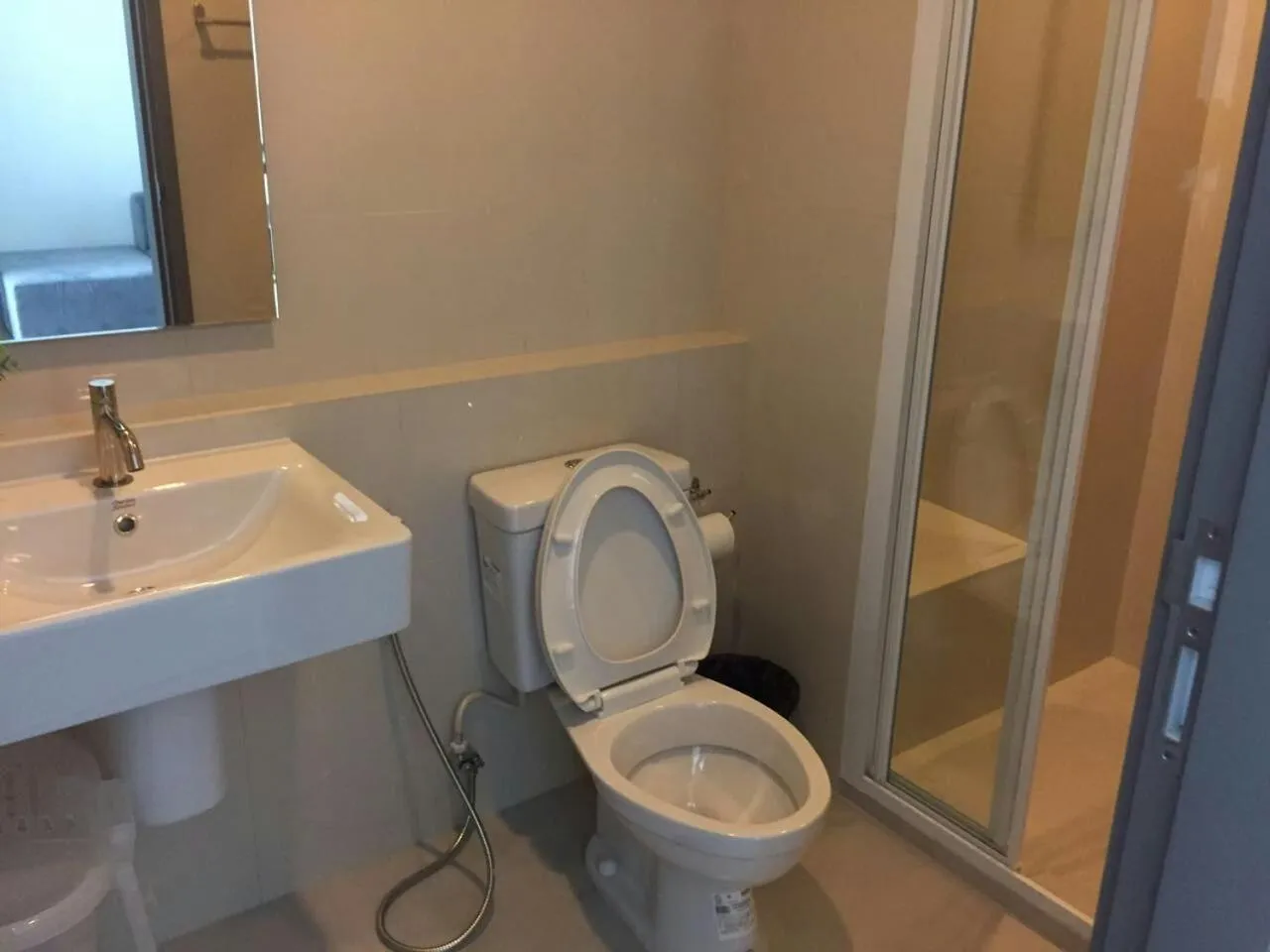 Toilet in The Base Pattaya by Feng