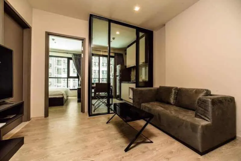 The Base Pattaya by Feng